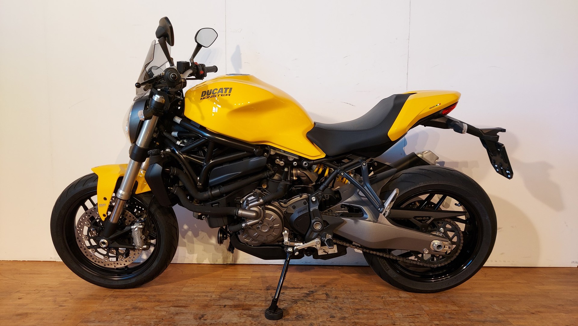 DUCATI Monster 821-image-1