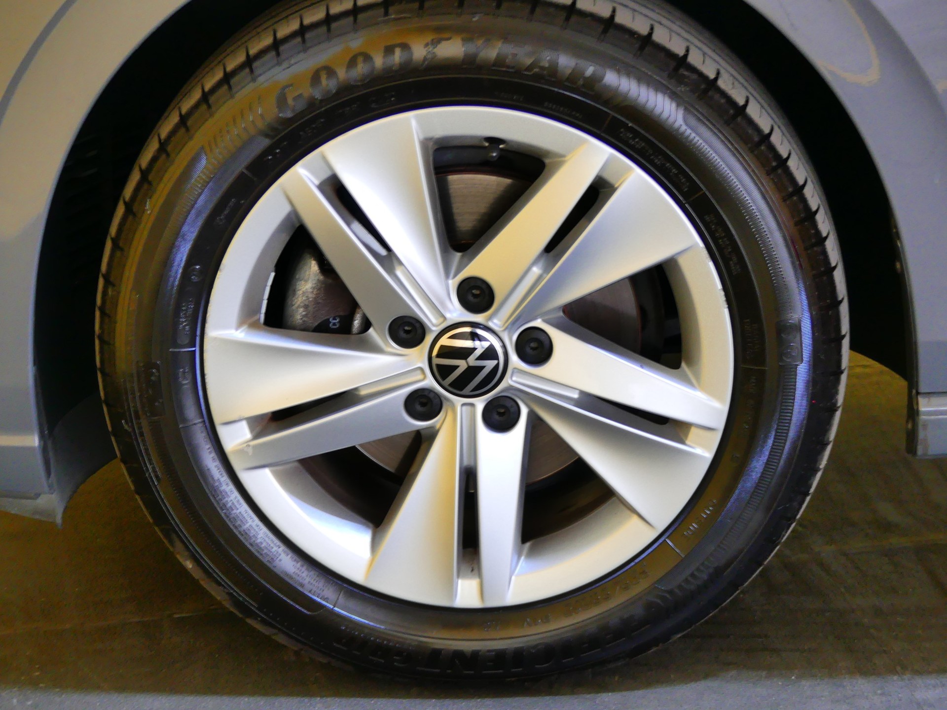 VW Golf 1.5 TSI ACT Life-image-4