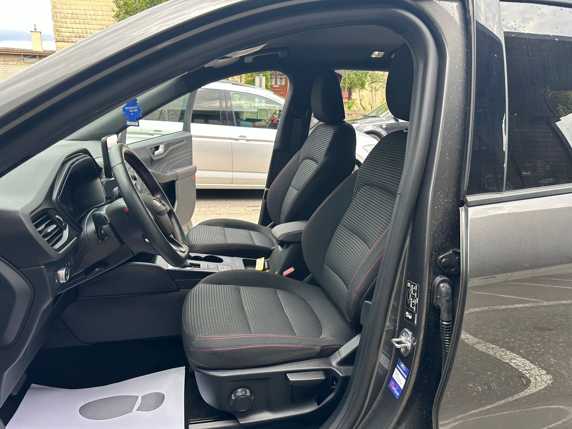 FORD Kuga 2.5 PHEV ST-Line 2WD-image-10