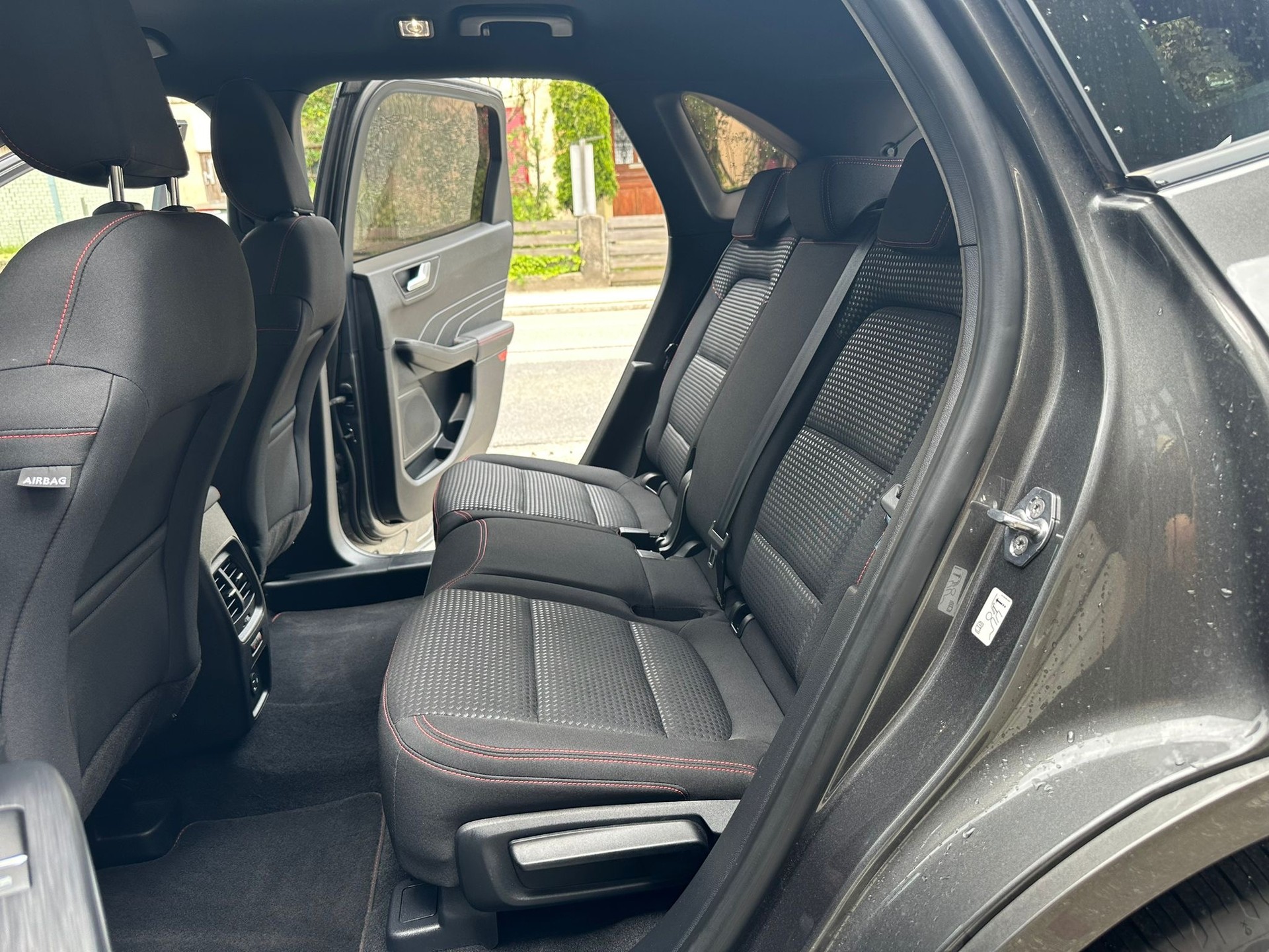 FORD Kuga 2.5 PHEV ST-Line 2WD-image-11