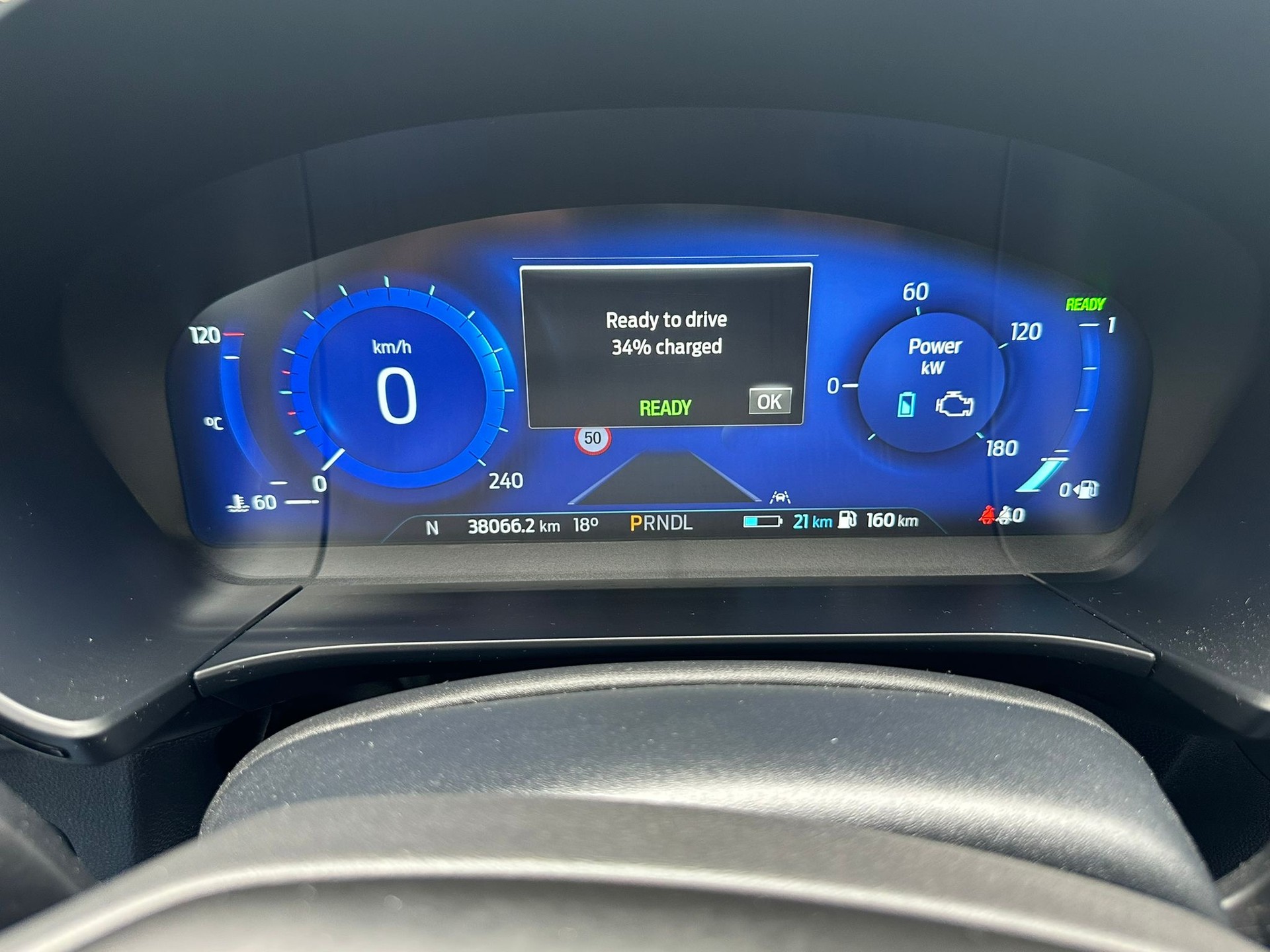 FORD Kuga 2.5 PHEV ST-Line 2WD-image-14