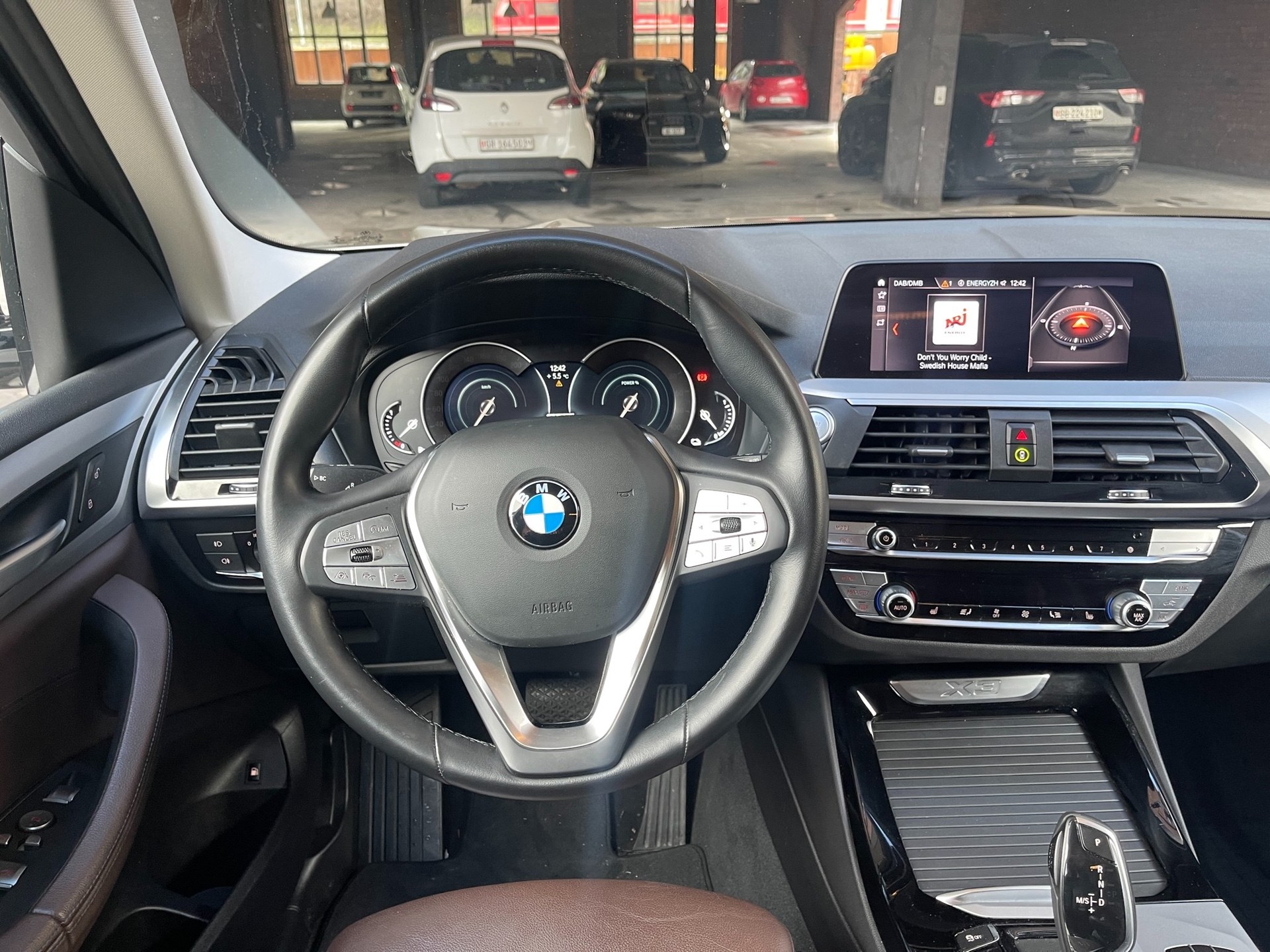BMW X3 xDrive 30e Luxury Line-image-7