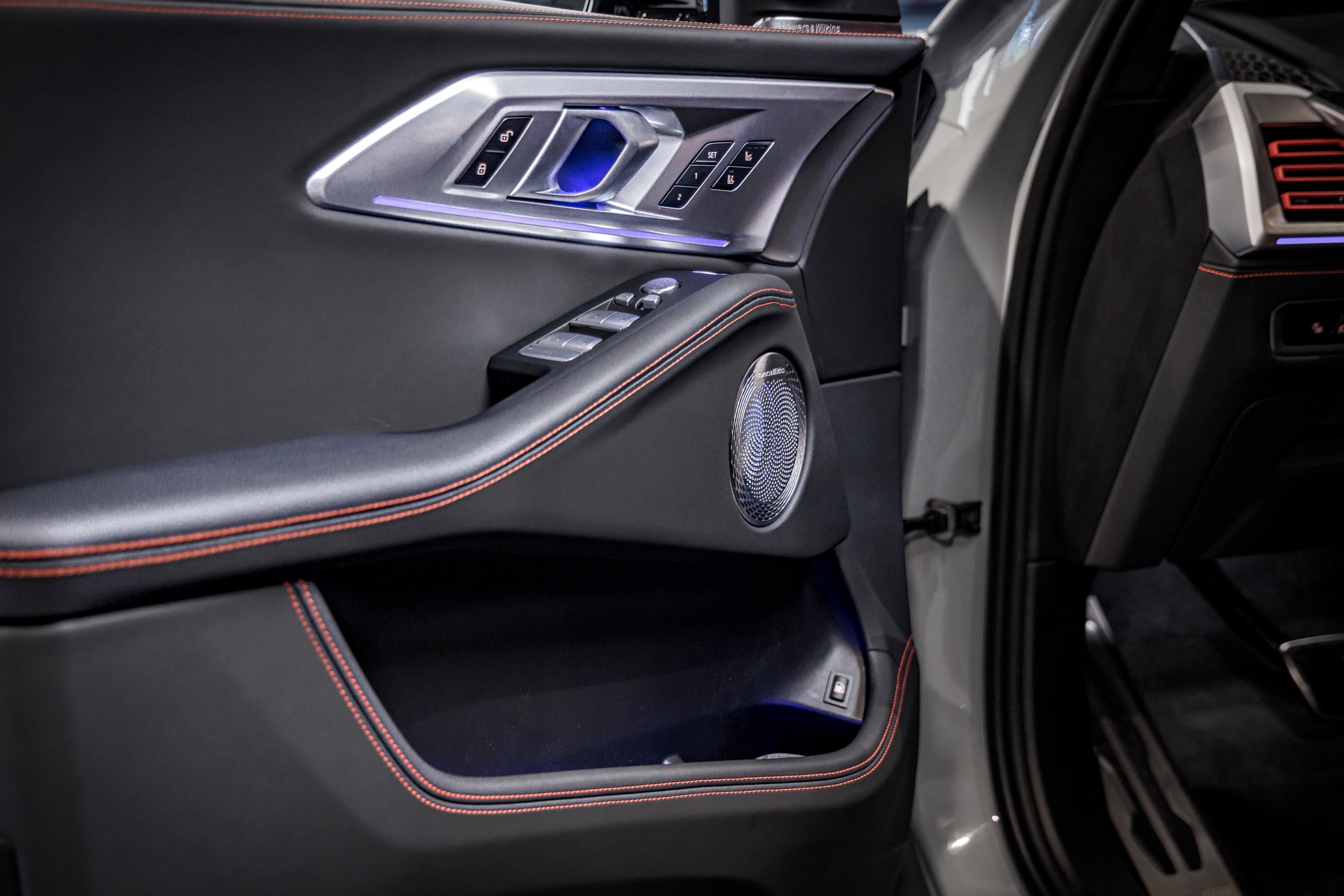 BMW XM xDrive PHEV Steptronic Label-image-11