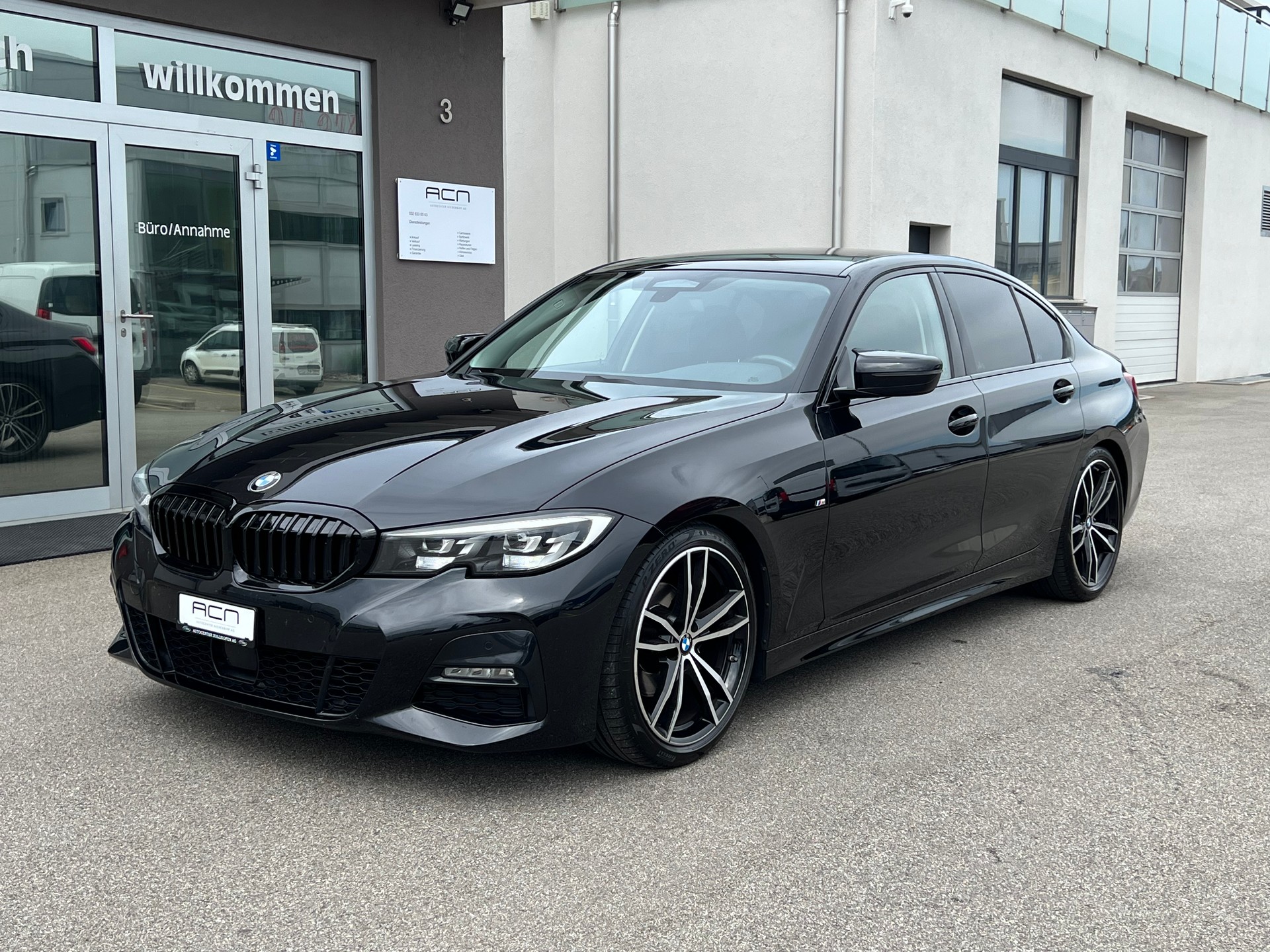 BMW 320d xDrive M Sport Steptronic-showroom-element-2