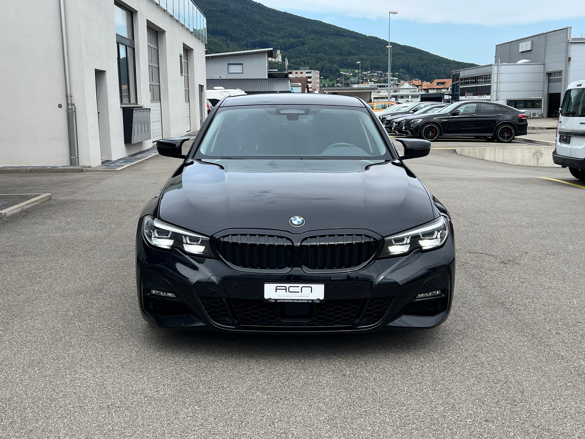 BMW 320d xDrive M Sport Steptronic-showroom-element-1