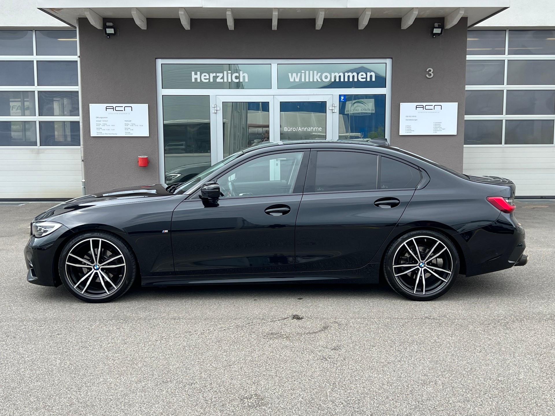 BMW 320d xDrive M Sport Steptronic-showroom-element-3