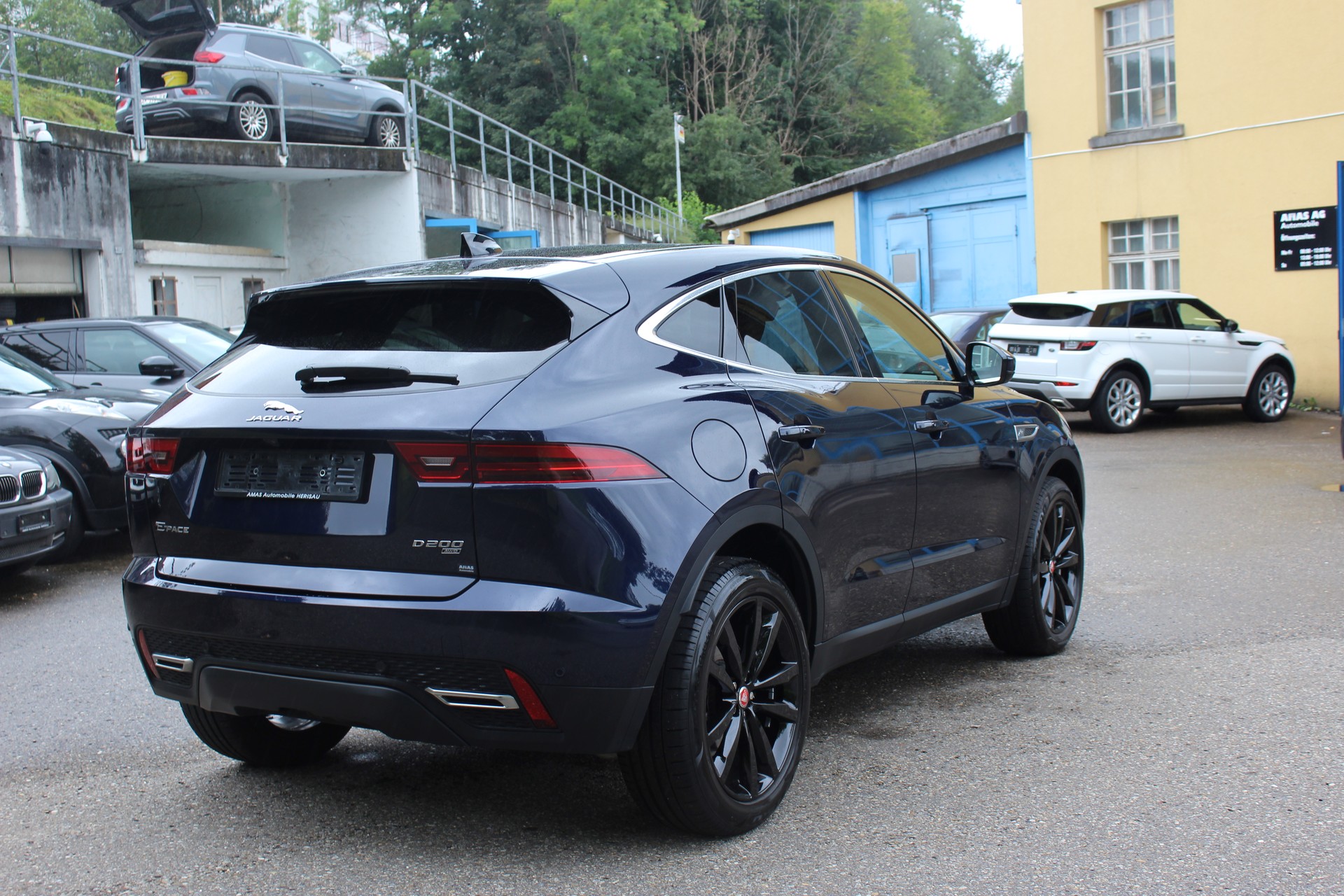 JAGUAR E-Pace 2.0d D200 AWD SE-image-9