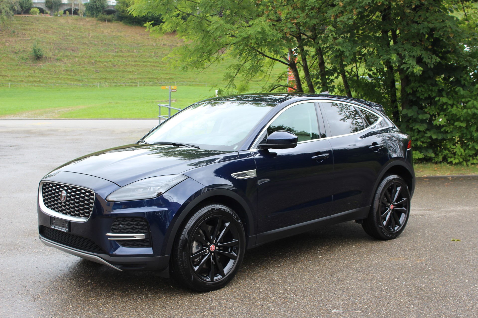 JAGUAR E-Pace 2.0d D200 AWD SE-image-2