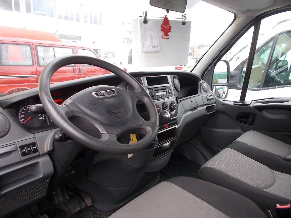IVECO 35 S 15-image-5