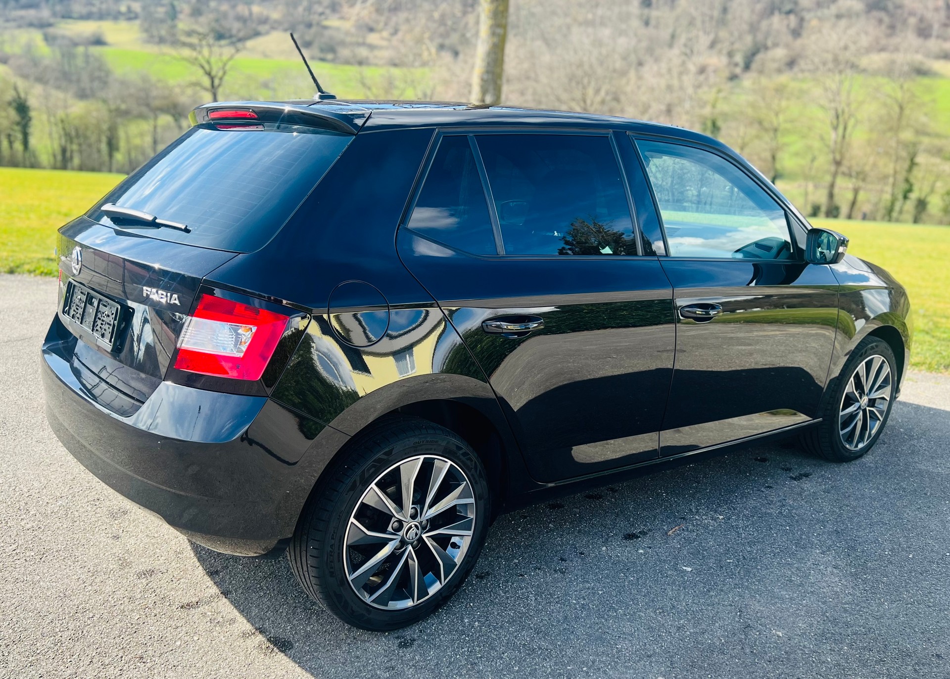 SKODA Fabia 1.2 TSI Swiss Edition DSG-image-15