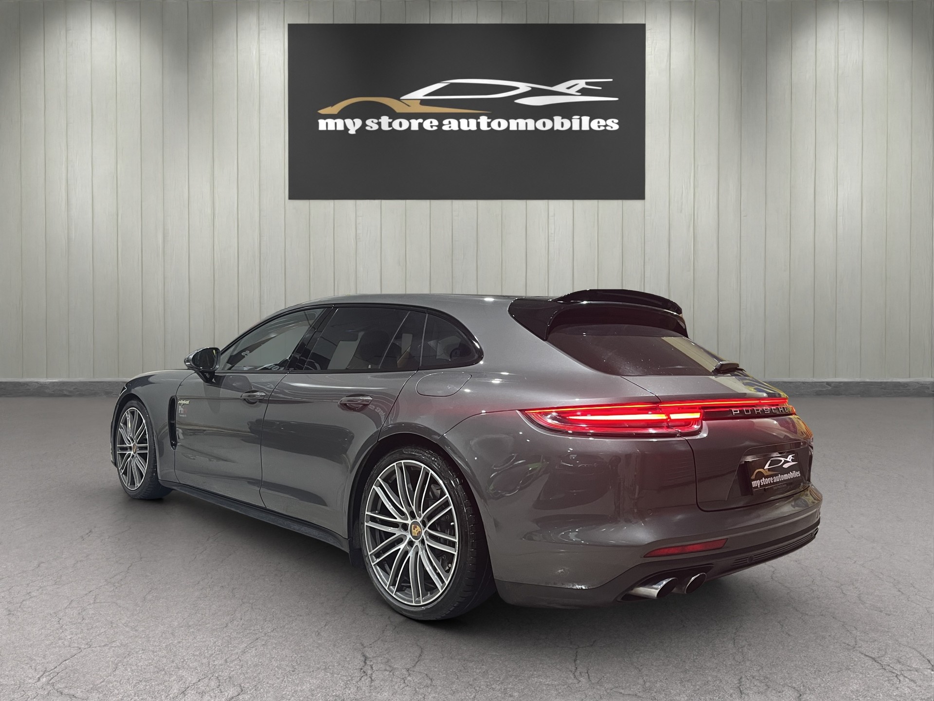 PORSCHE Panamera 4 E-Hybrid Sport Turismo PDK-image-7