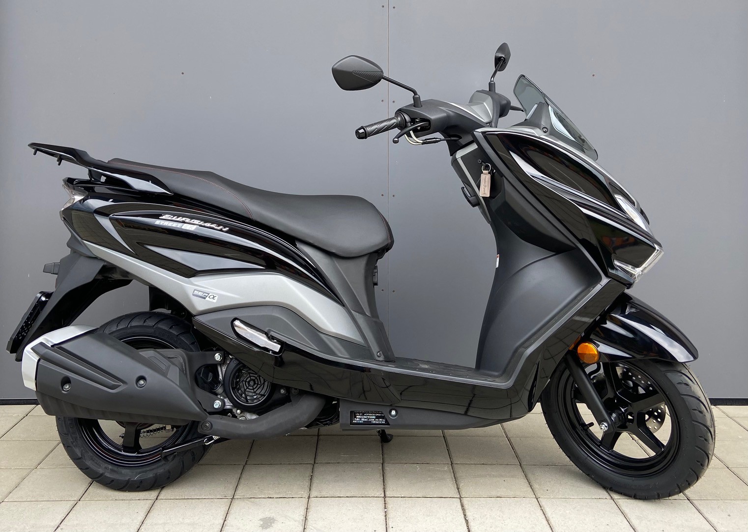SUZUKI Street-image-1
