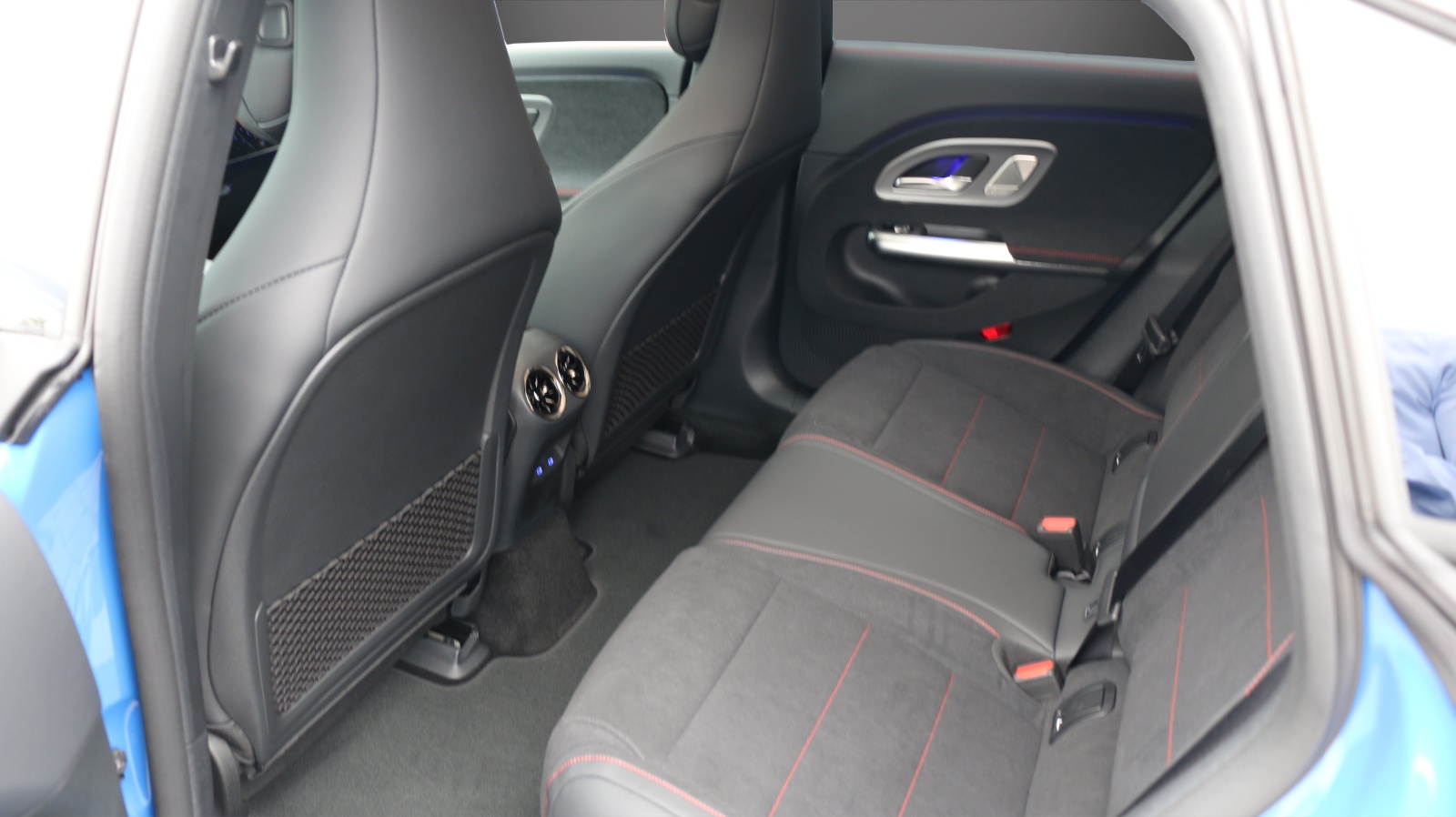 MERCEDES-BENZ CLA 350 4Matic 85 kWh With EQ-image-8