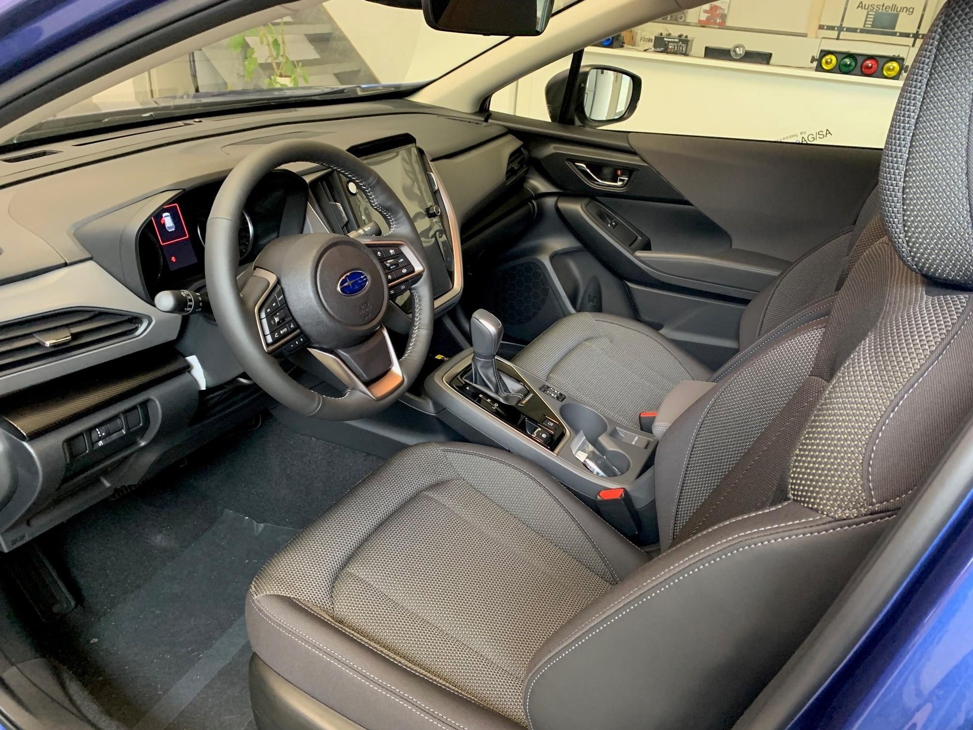 SUBARU Crosstrek 2.0i e-Boxer Passion-image-4