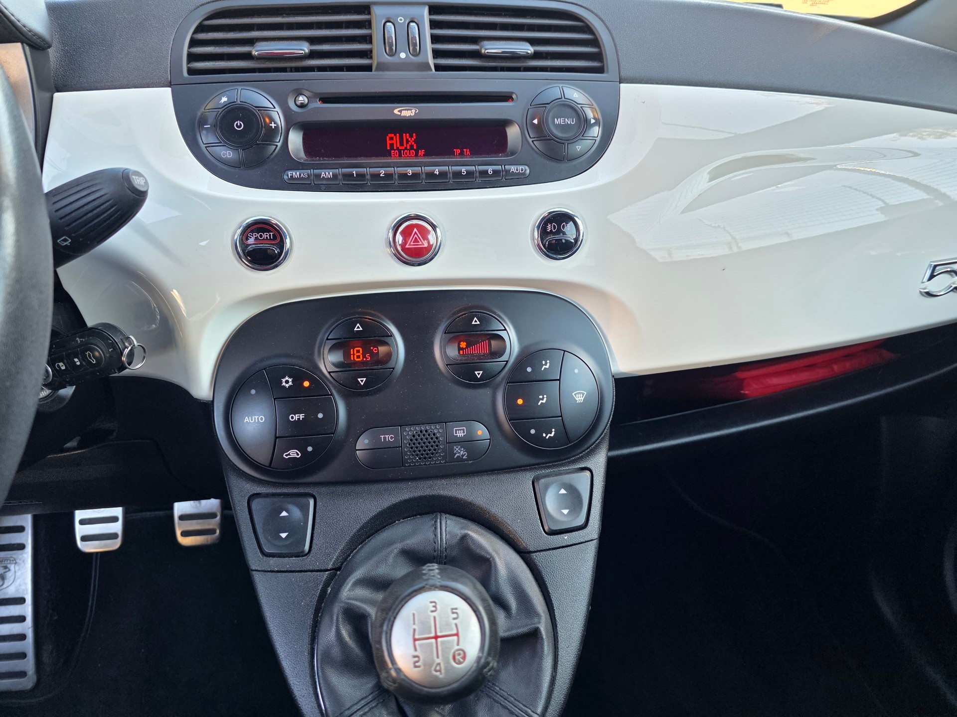FIAT 500 1.4 16V Turbo Abarth-image-10