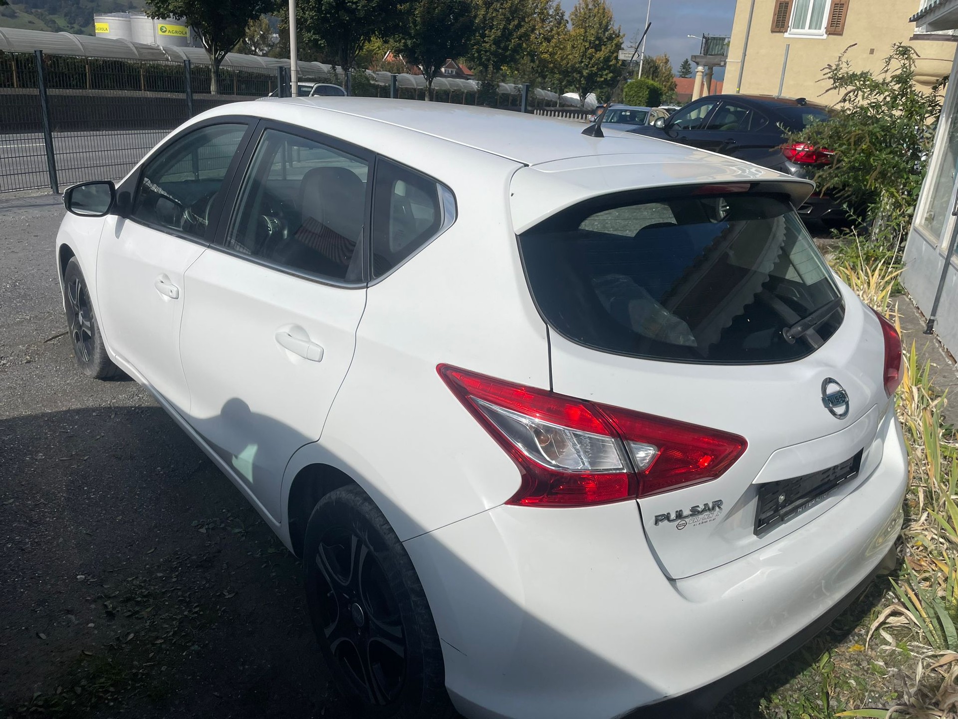 NISSAN Pulsar 1.2 DIG-T-image-1