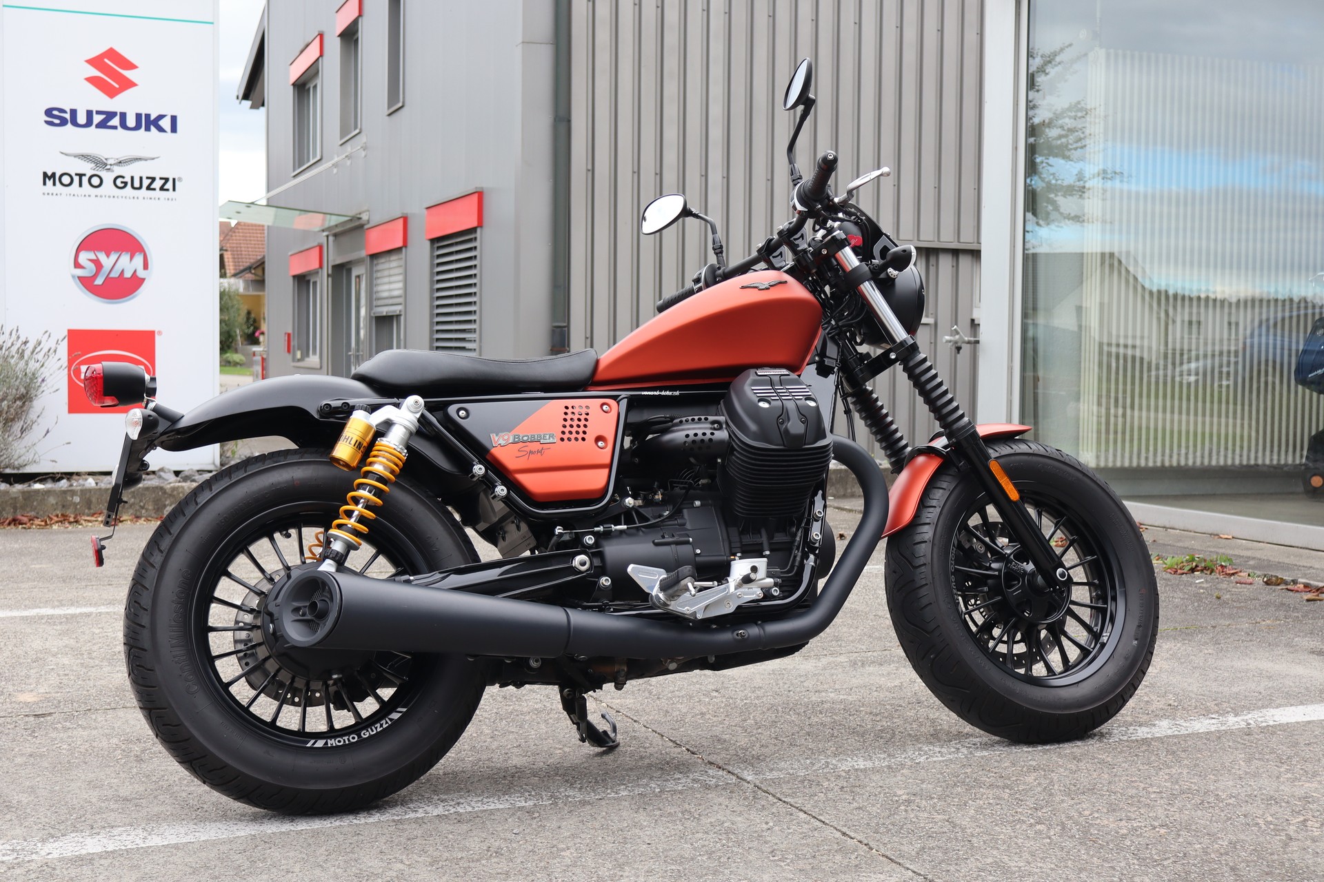 MOTO GUZZI V9 Bobber Sport 850 ABS-image-2