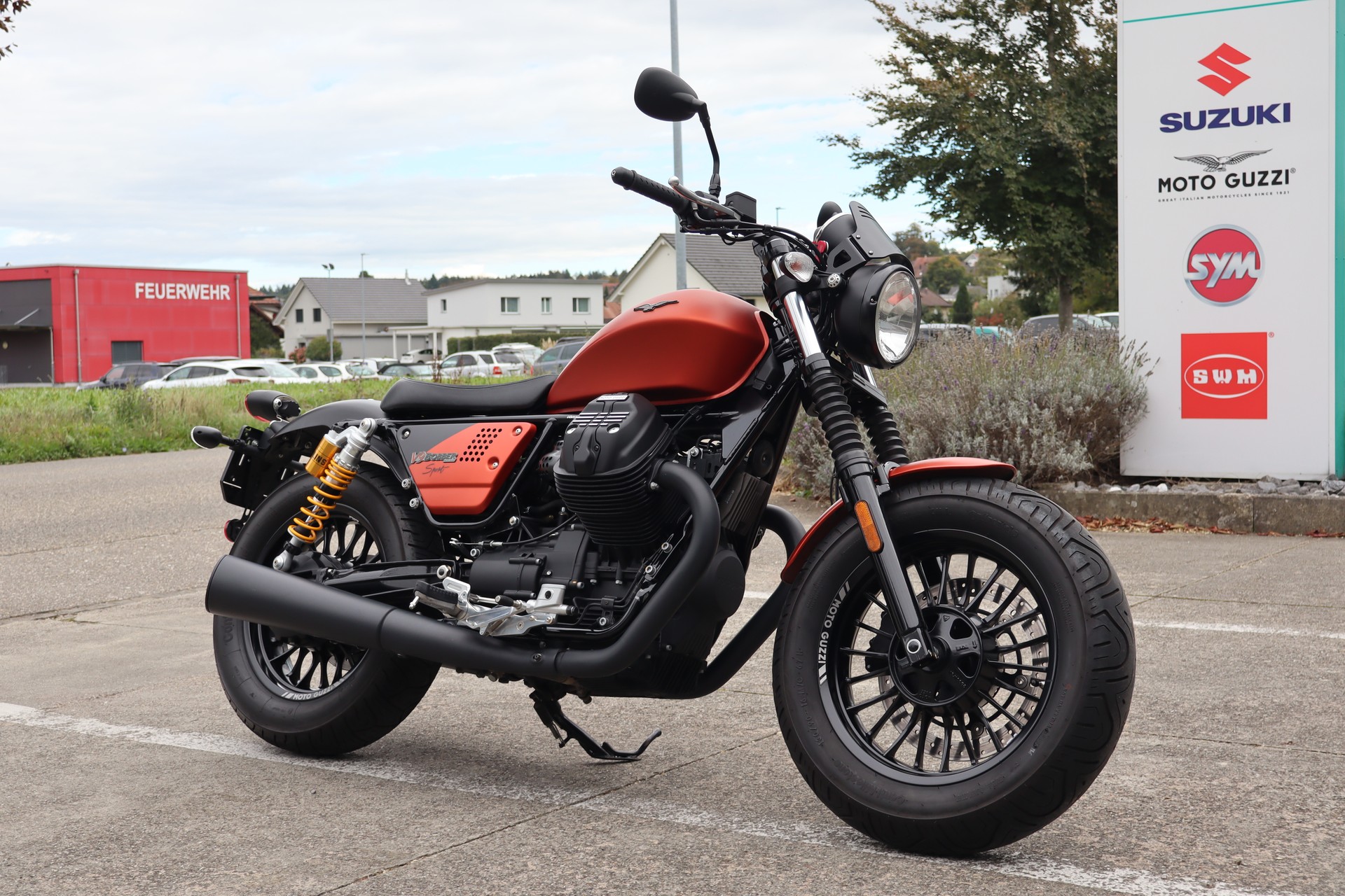 MOTO GUZZI V9 Bobber Sport 850 ABS-image-1