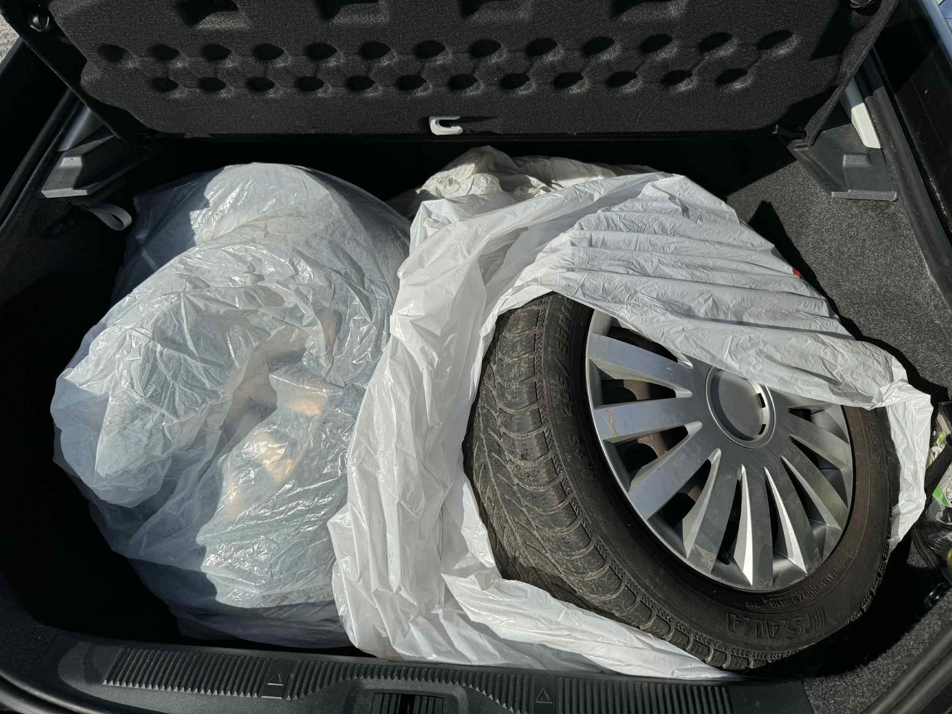 SKODA Octavia 1.8 TSI Ambiente-image-9