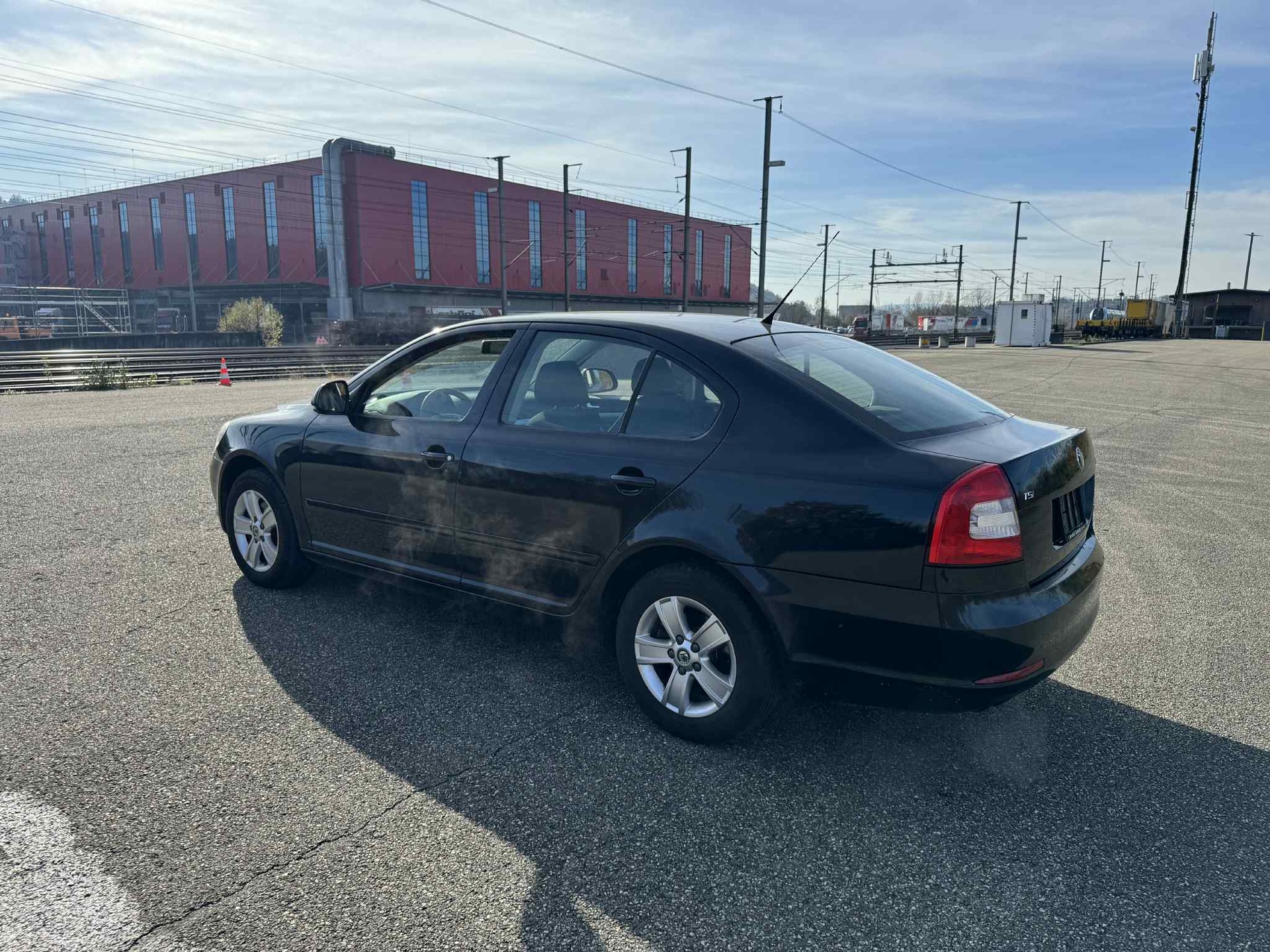 SKODA Octavia 1.8 TSI Ambiente-image-5