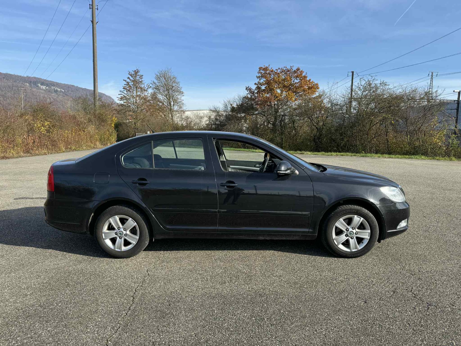 SKODA Octavia 1.8 TSI Ambiente-image-3