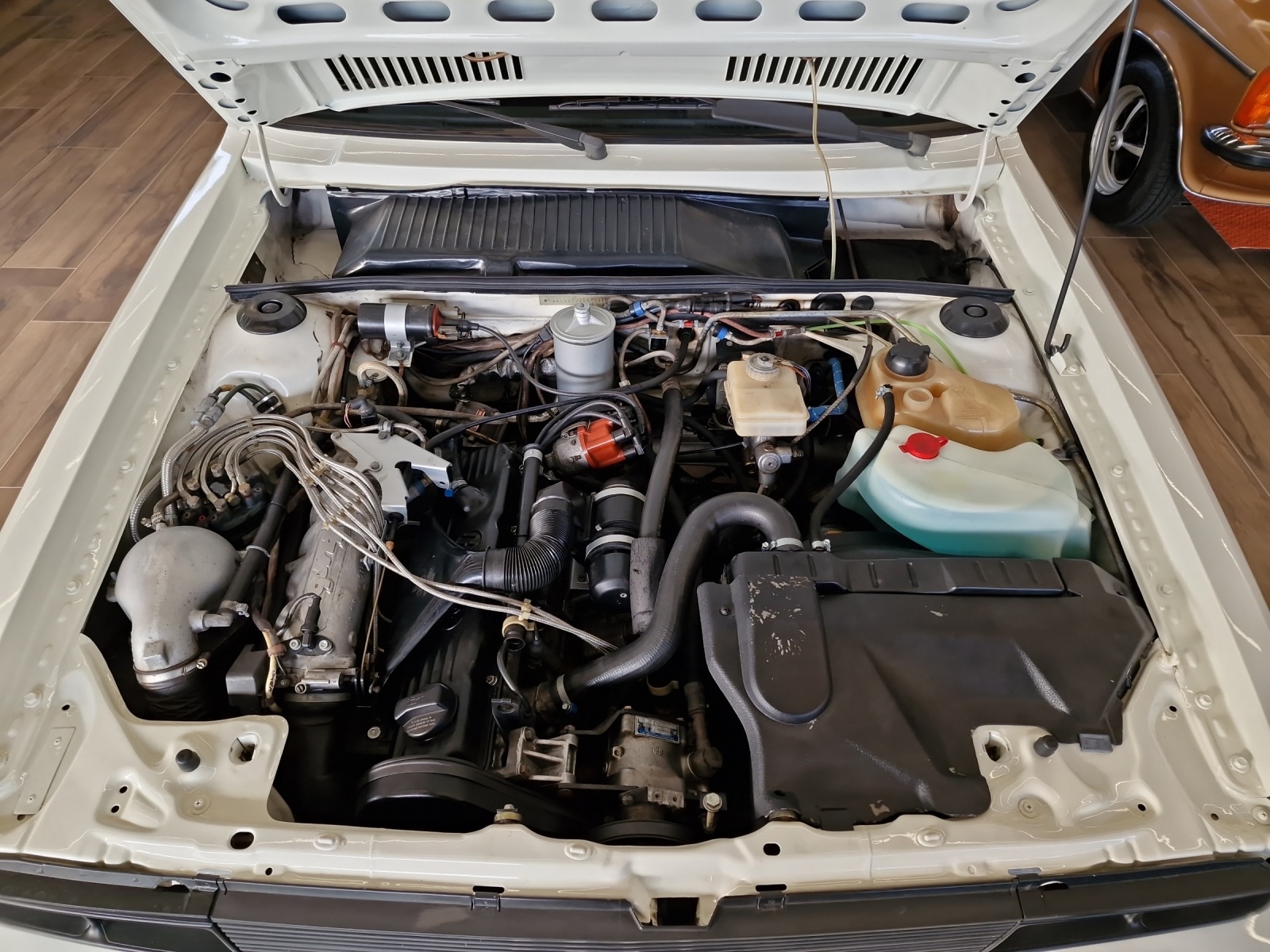 AUDI quattro Turbo-image-15