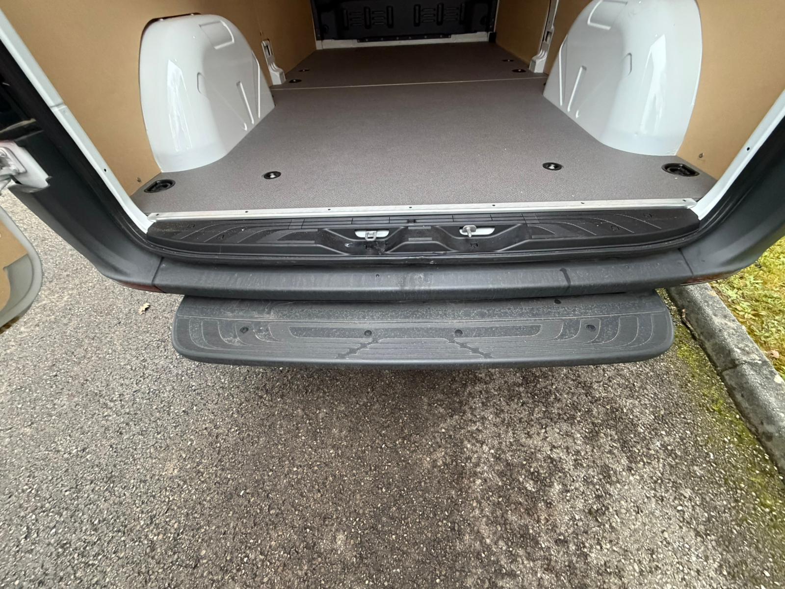 MERCEDES-BENZ eSprinter 312 47kWh Standard-image-6
