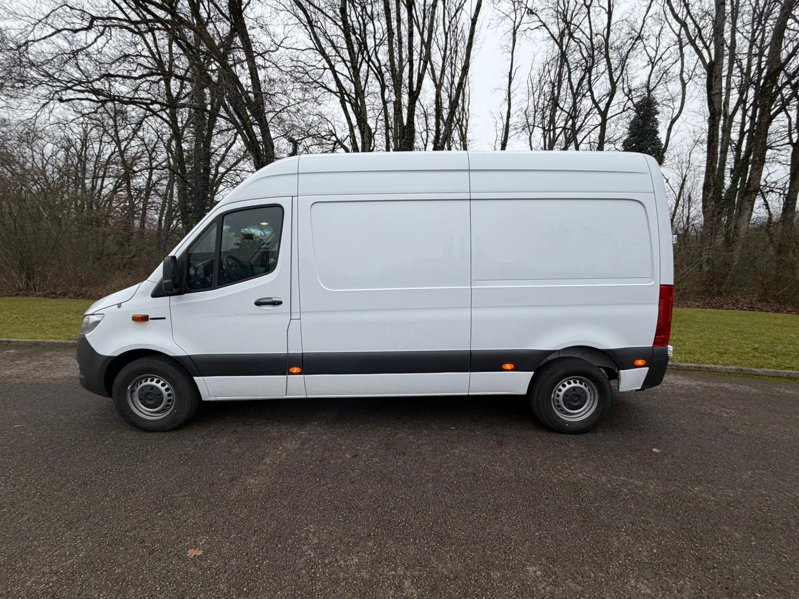 MERCEDES-BENZ eSprinter 312 47kWh Standard-image-3