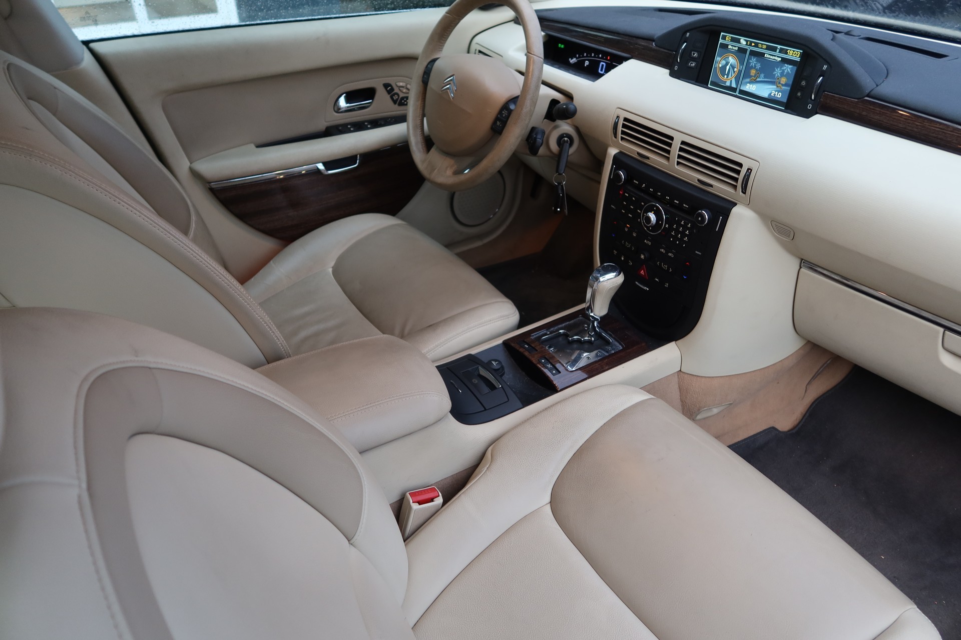 CITROEN C6 2.7 HDi V6 Exclusive-image-6