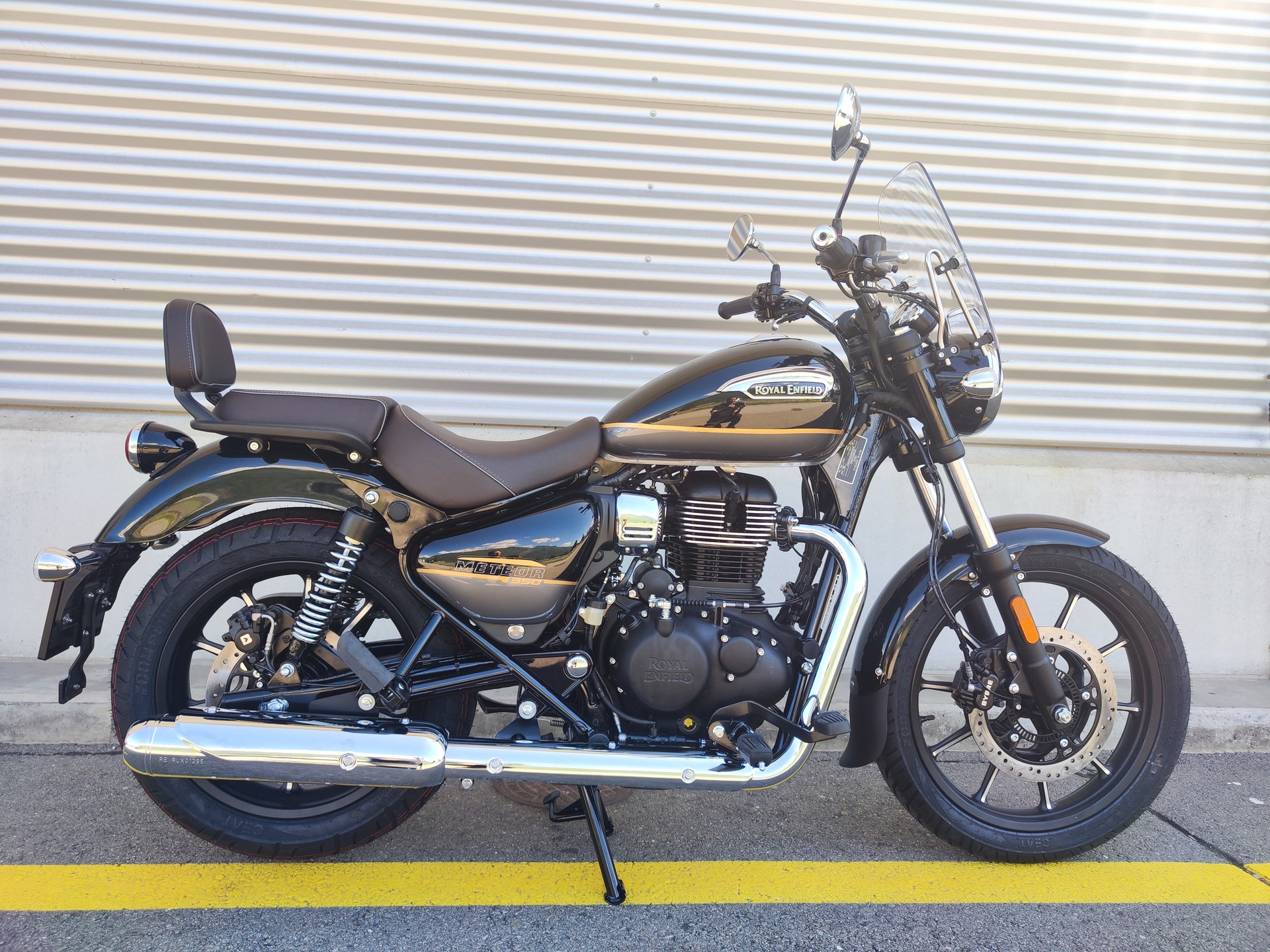 ROYAL ENFIELD Supernova Black