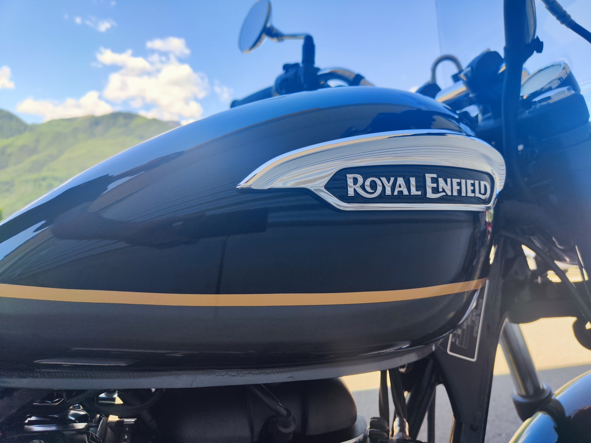 ROYAL ENFIELD Supernova Black-showroom-element-3