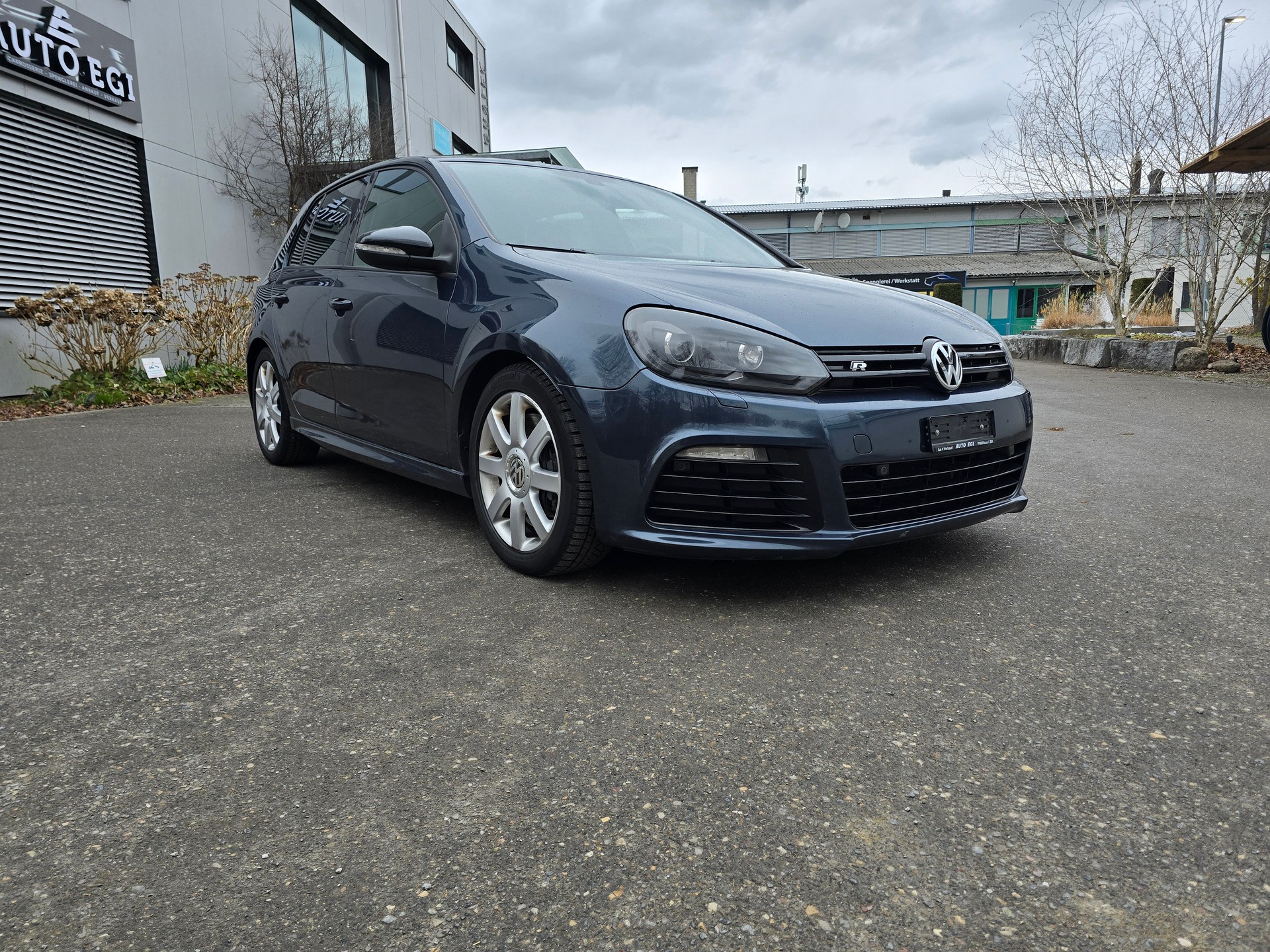VW Golf 2.0 TSI R 4Motion DSG-image-2