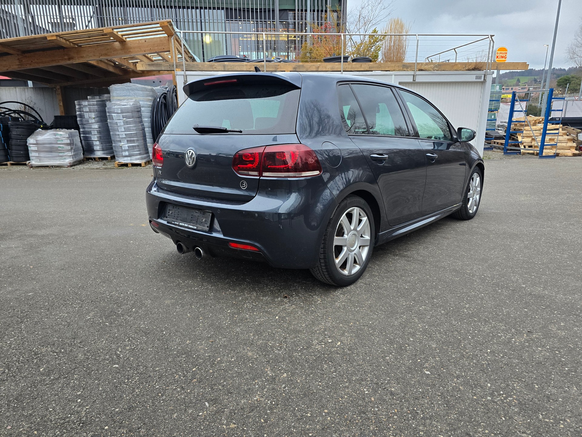 VW Golf 2.0 TSI R 4Motion DSG-image-4