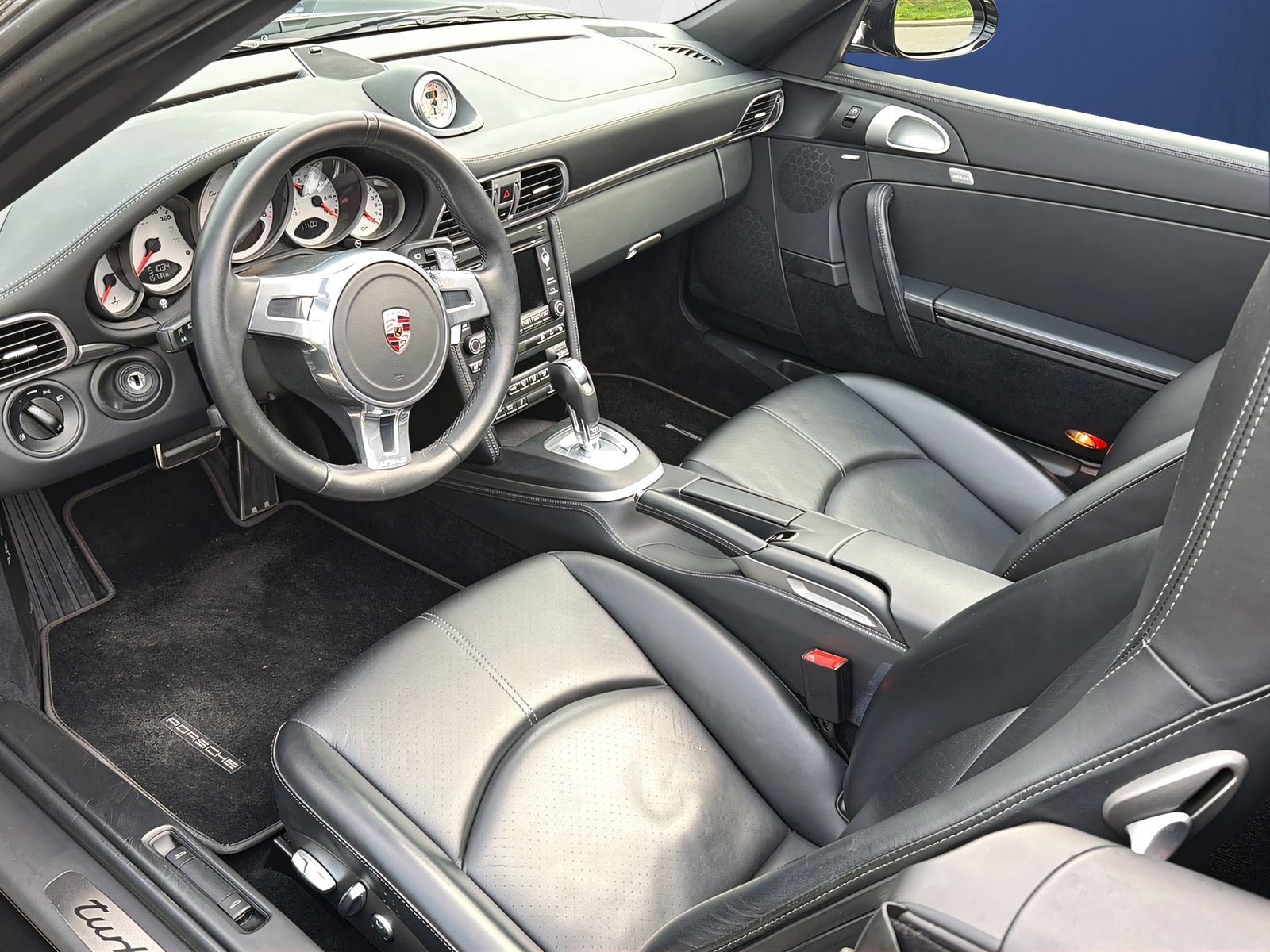 PORSCHE 911 Cabrio Turbo S PDK-image-8