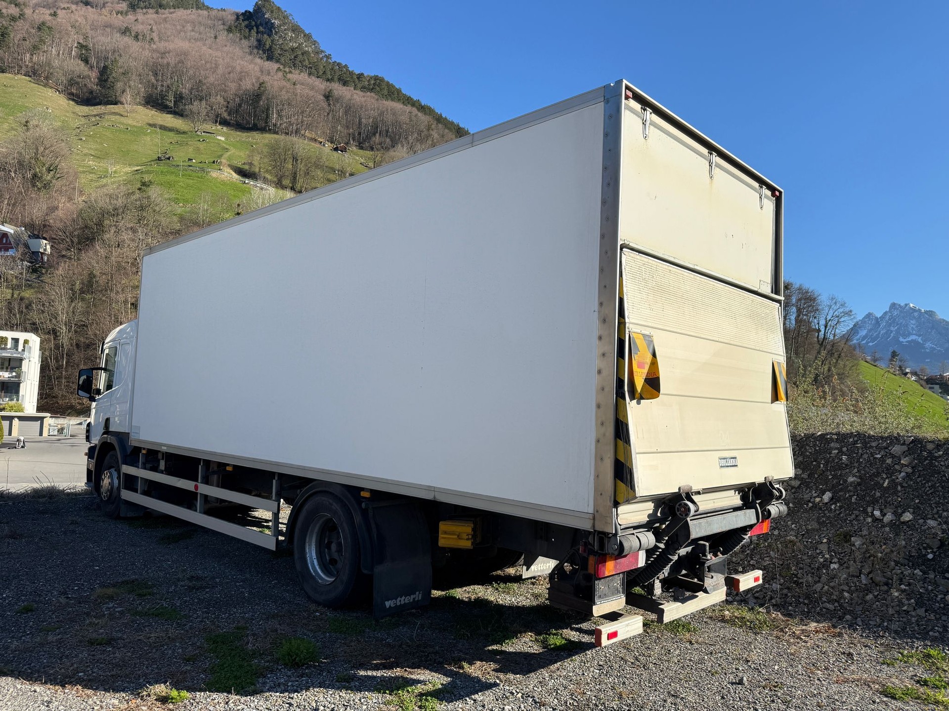 SCANIA P124 LB 4x2-image-4
