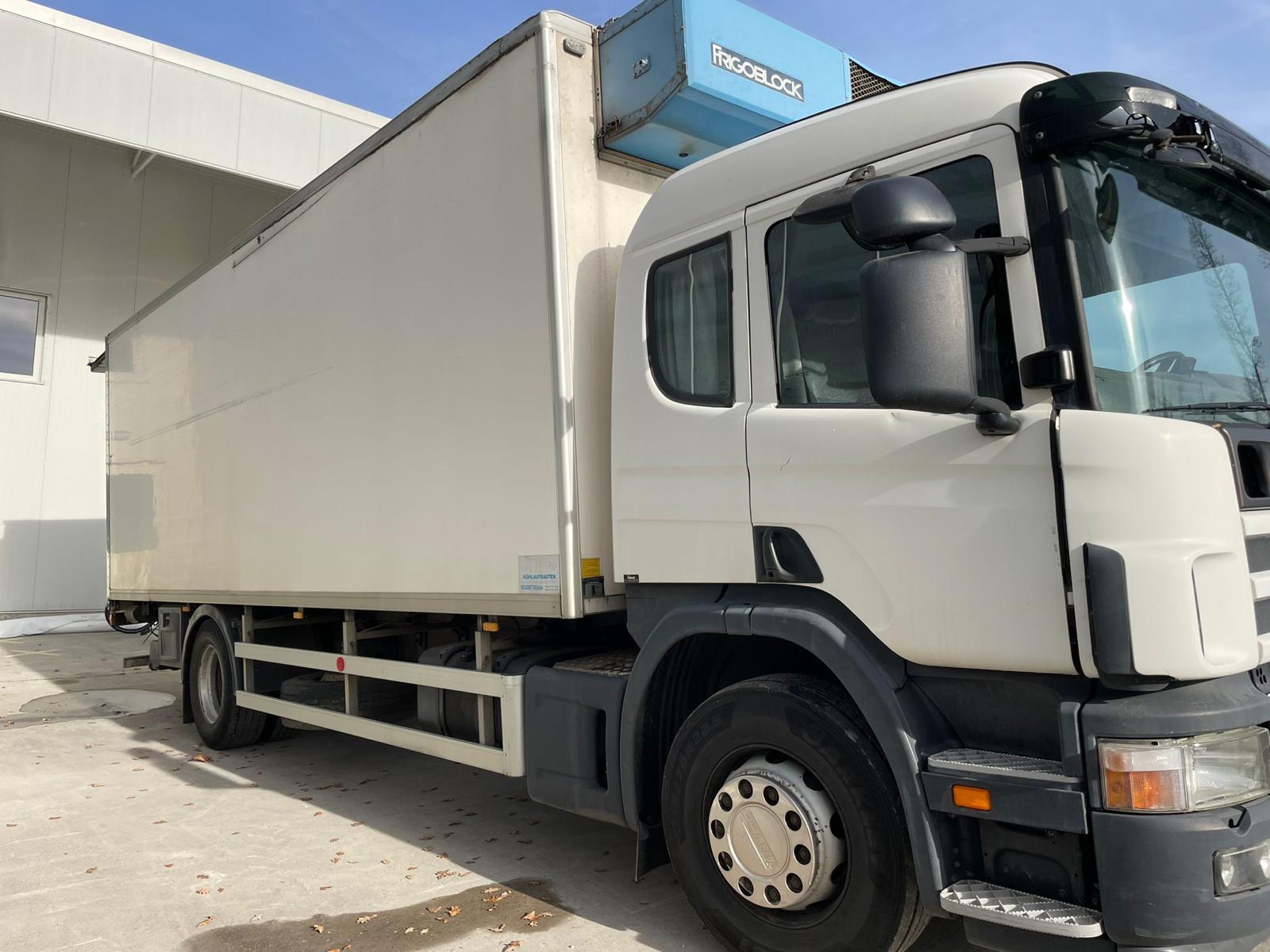 SCANIA P124 LB 4x2-image-1