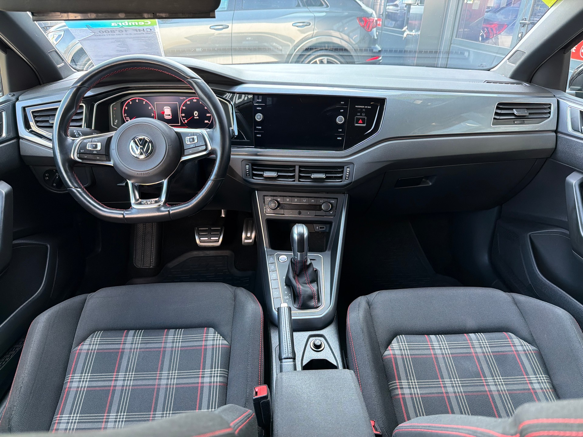 VW Polo 2.0 TSI GTI DSG-image-9
