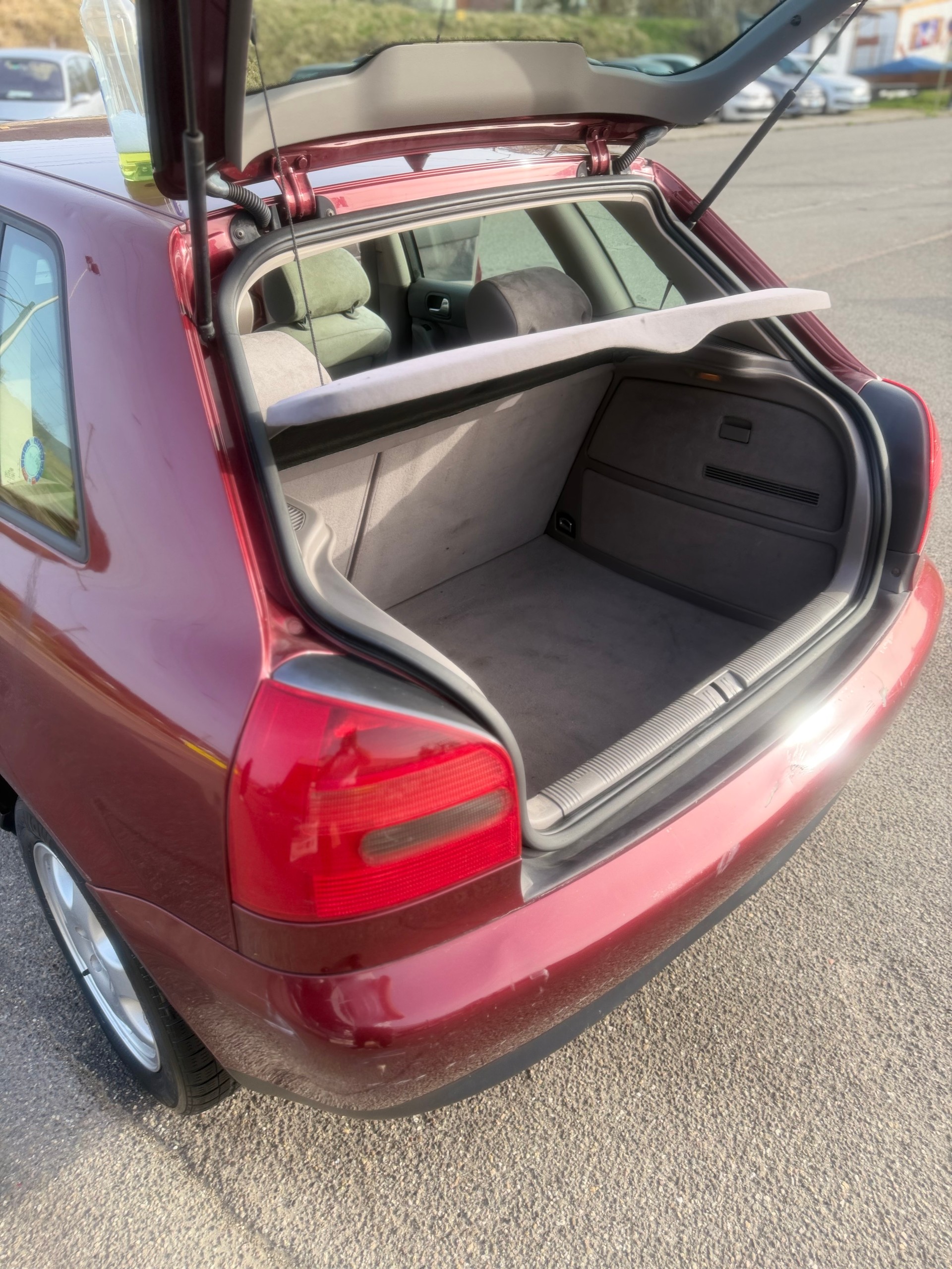 AUDI A3 1.8 Attraction-image-14