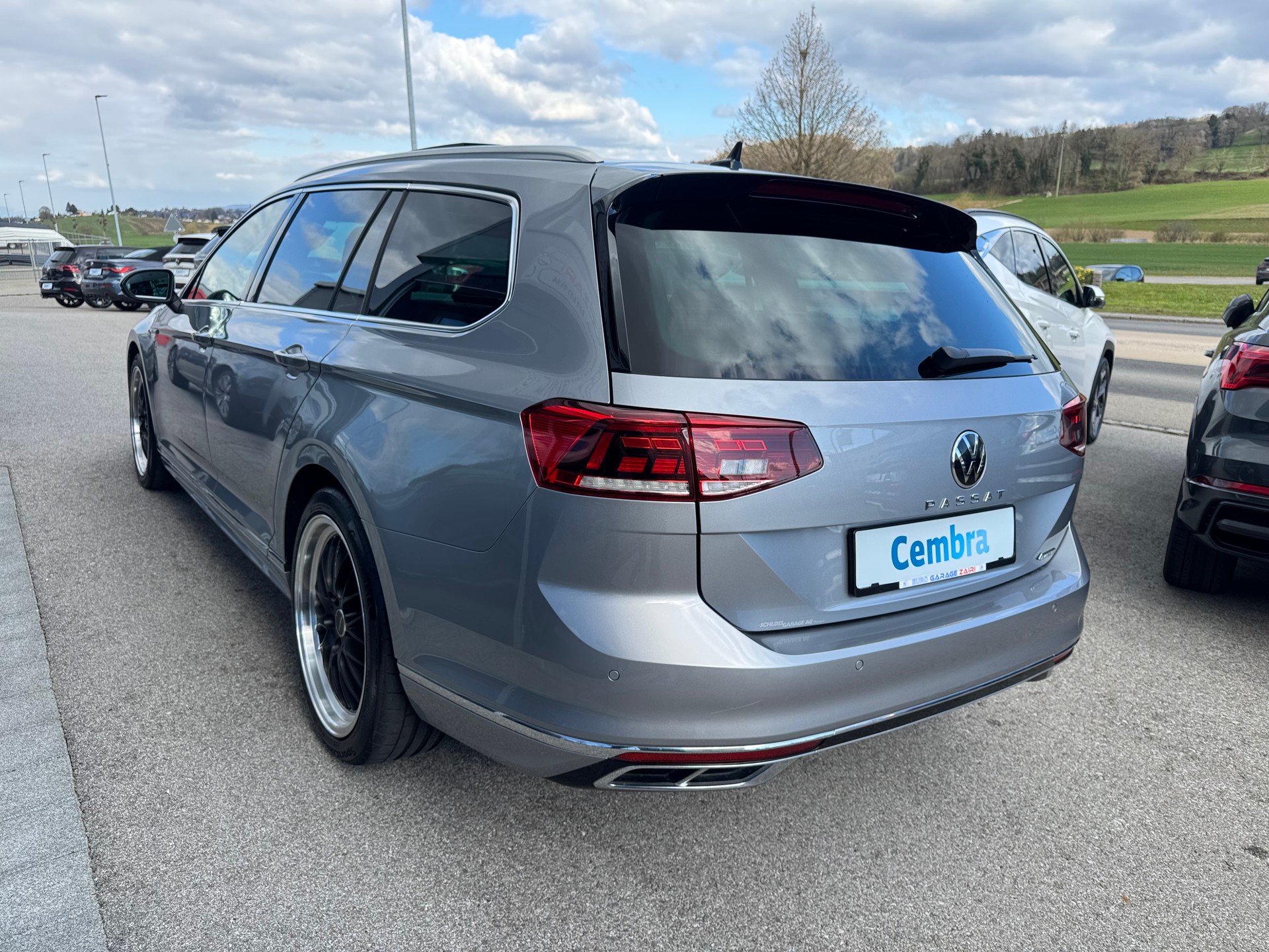 VW Passat Variant 2.0 TSI R-Line 4Motion DSG-image-8
