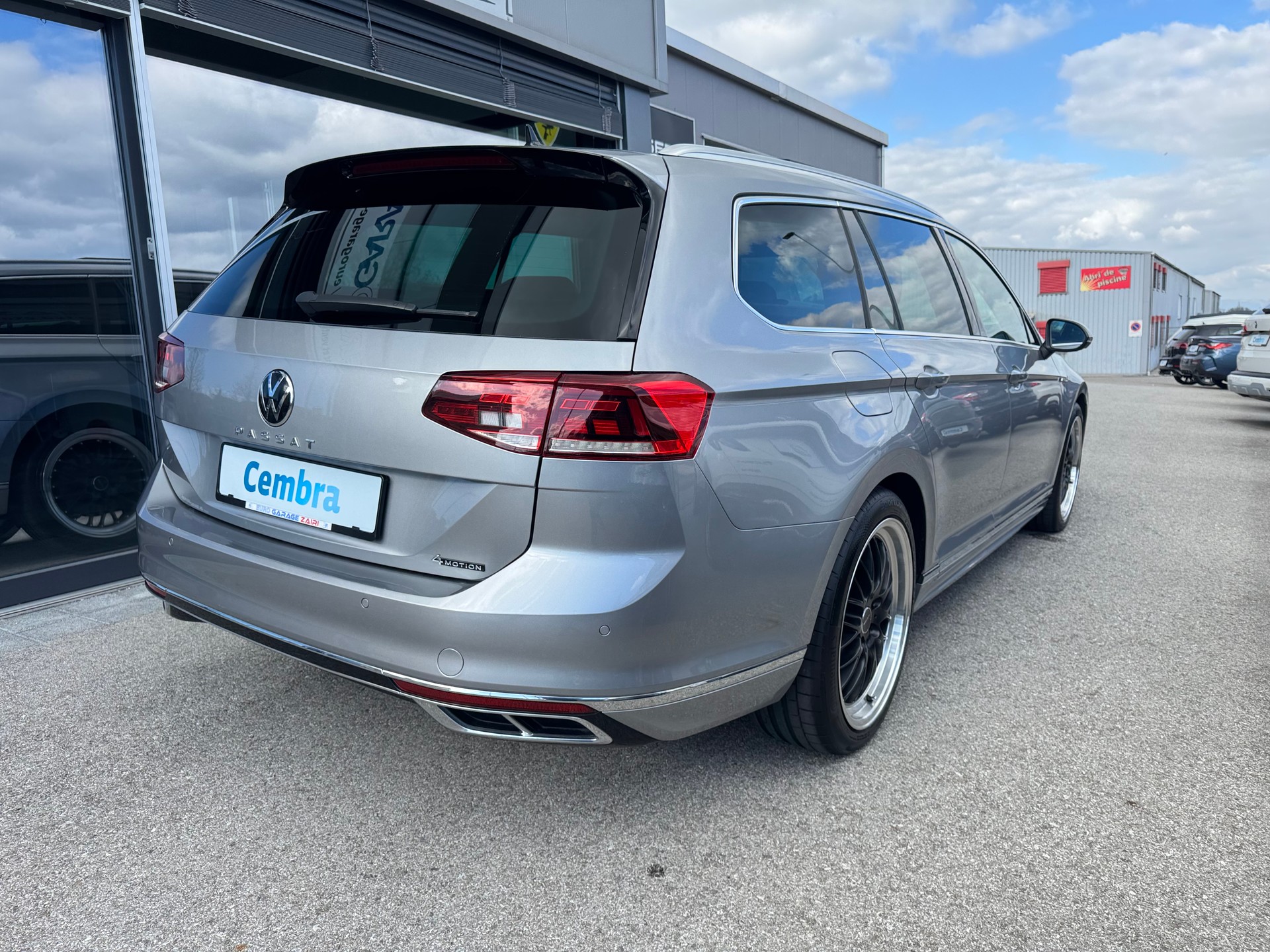 VW Passat Variant 2.0 TSI R-Line 4Motion DSG-image-10