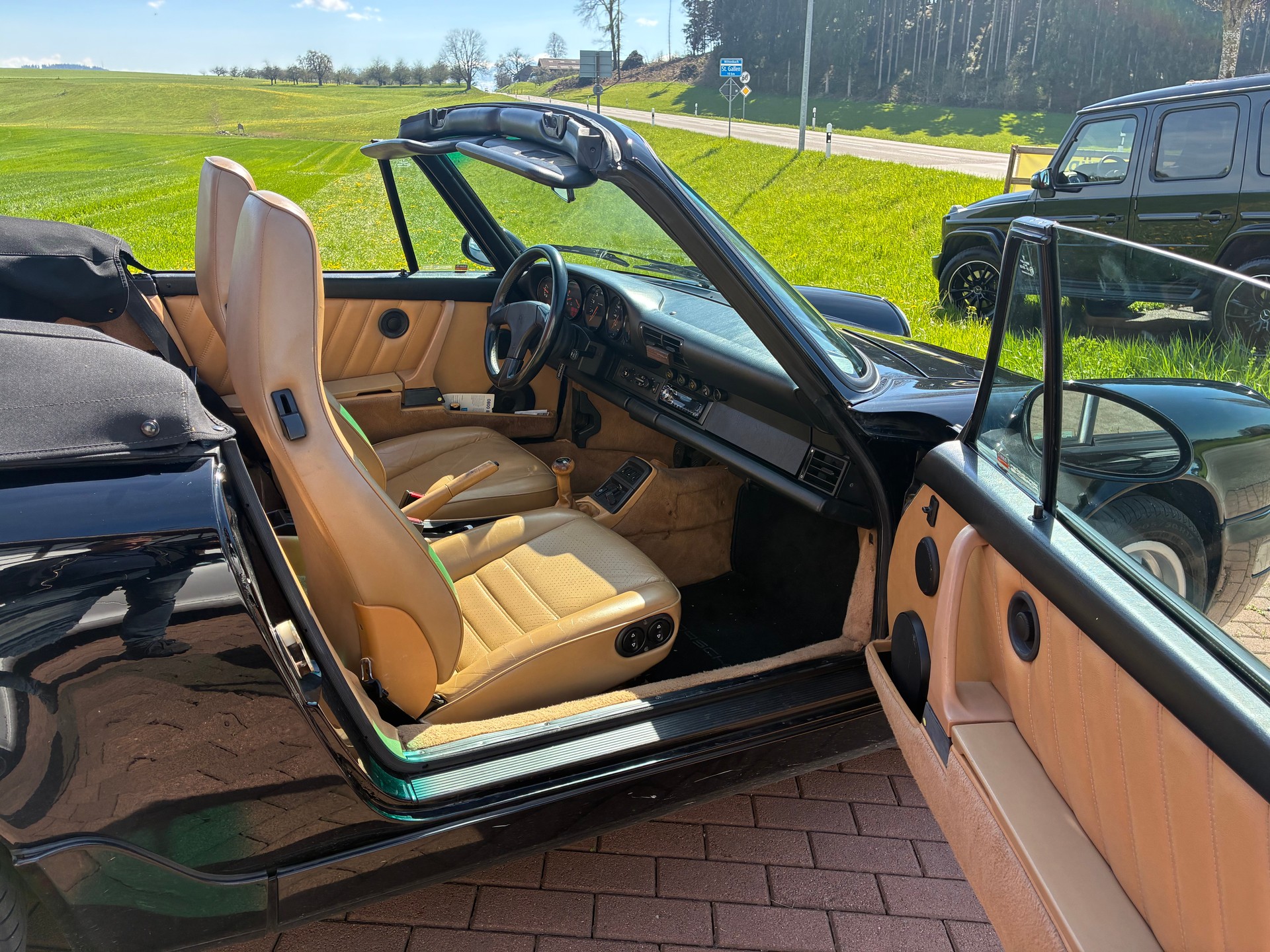 PORSCHE 911 Carrera 2 Cabrio-image-4