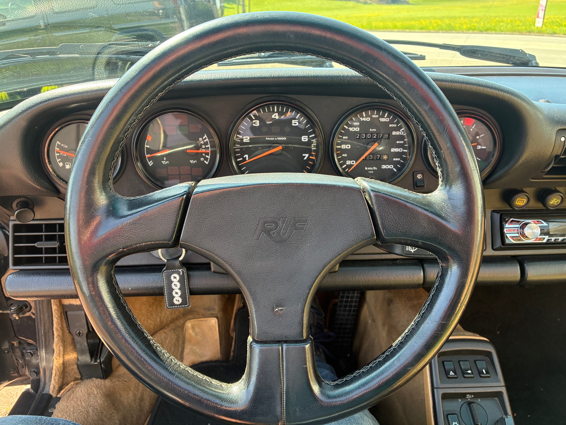 PORSCHE 911 Carrera 2 Cabrio-image-5