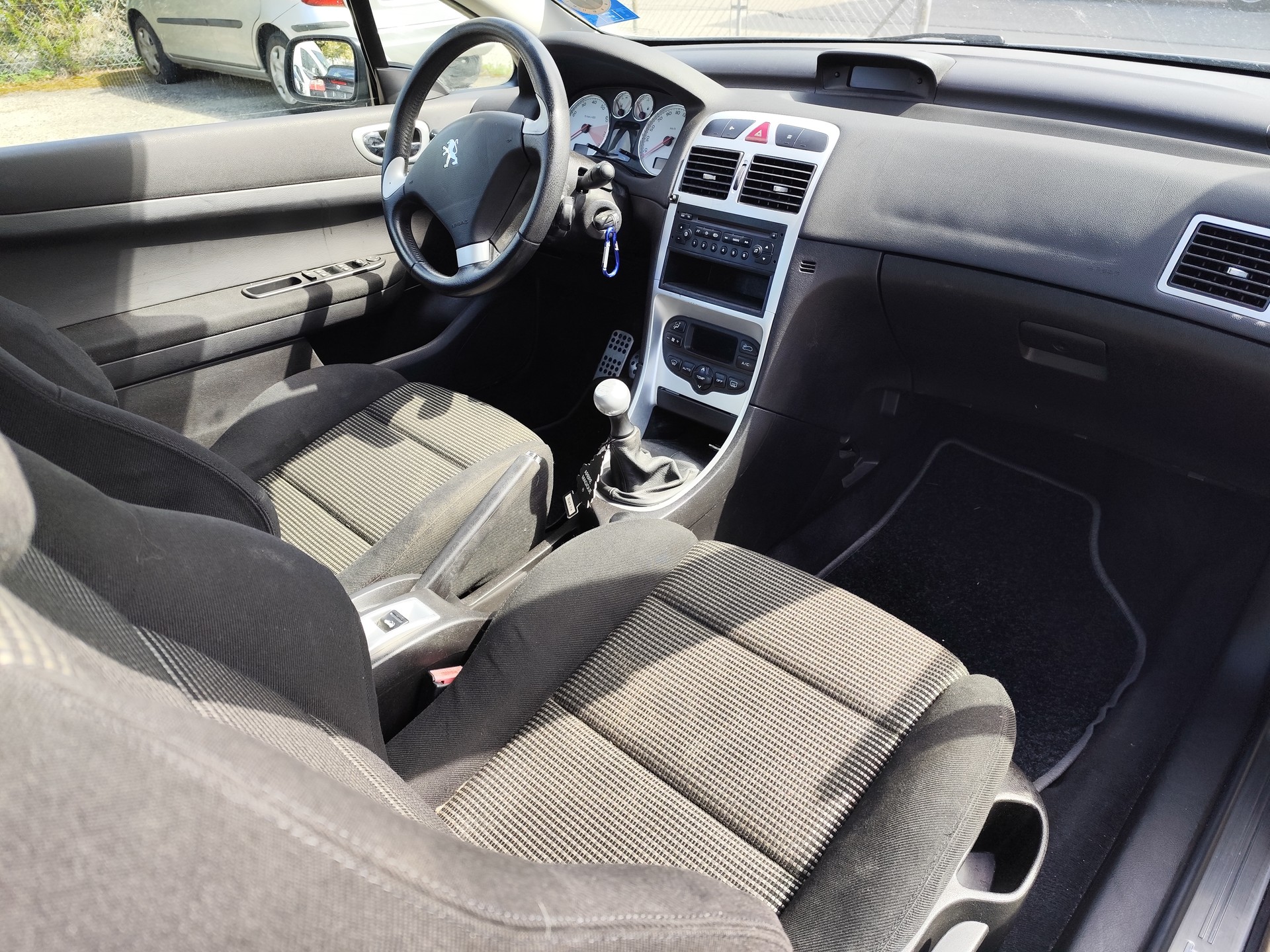PEUGEOT 307 CC 2.0 16V-image-8