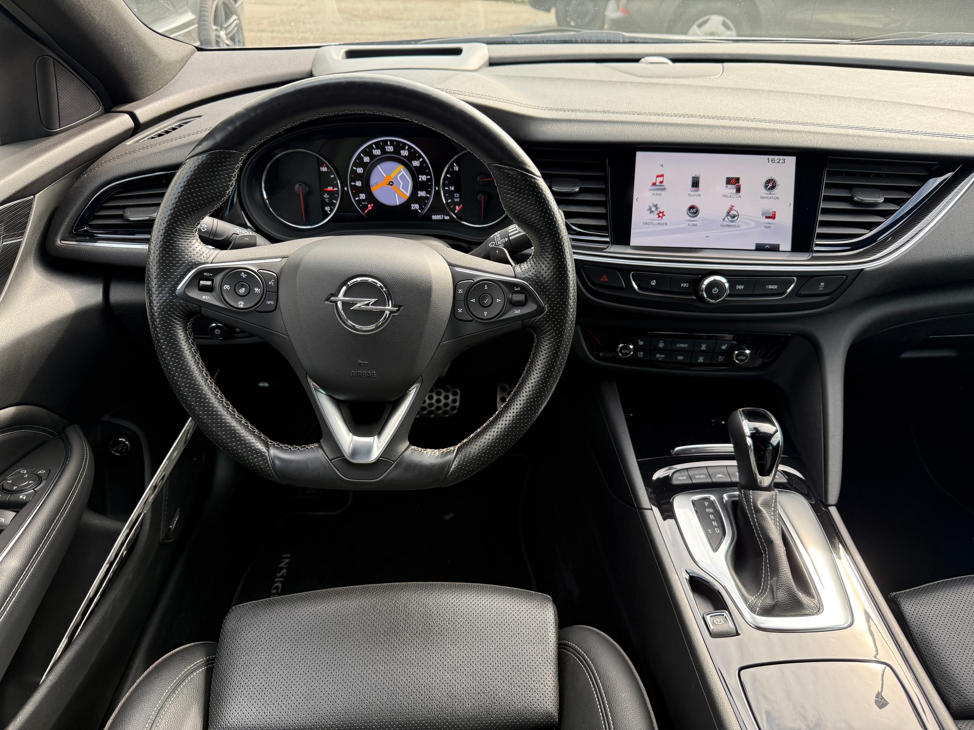 OPEL Insignia 2.0 T Sports Tourer Exclusive 4WD Automat ***SITZLÜFTUNG***-image-8