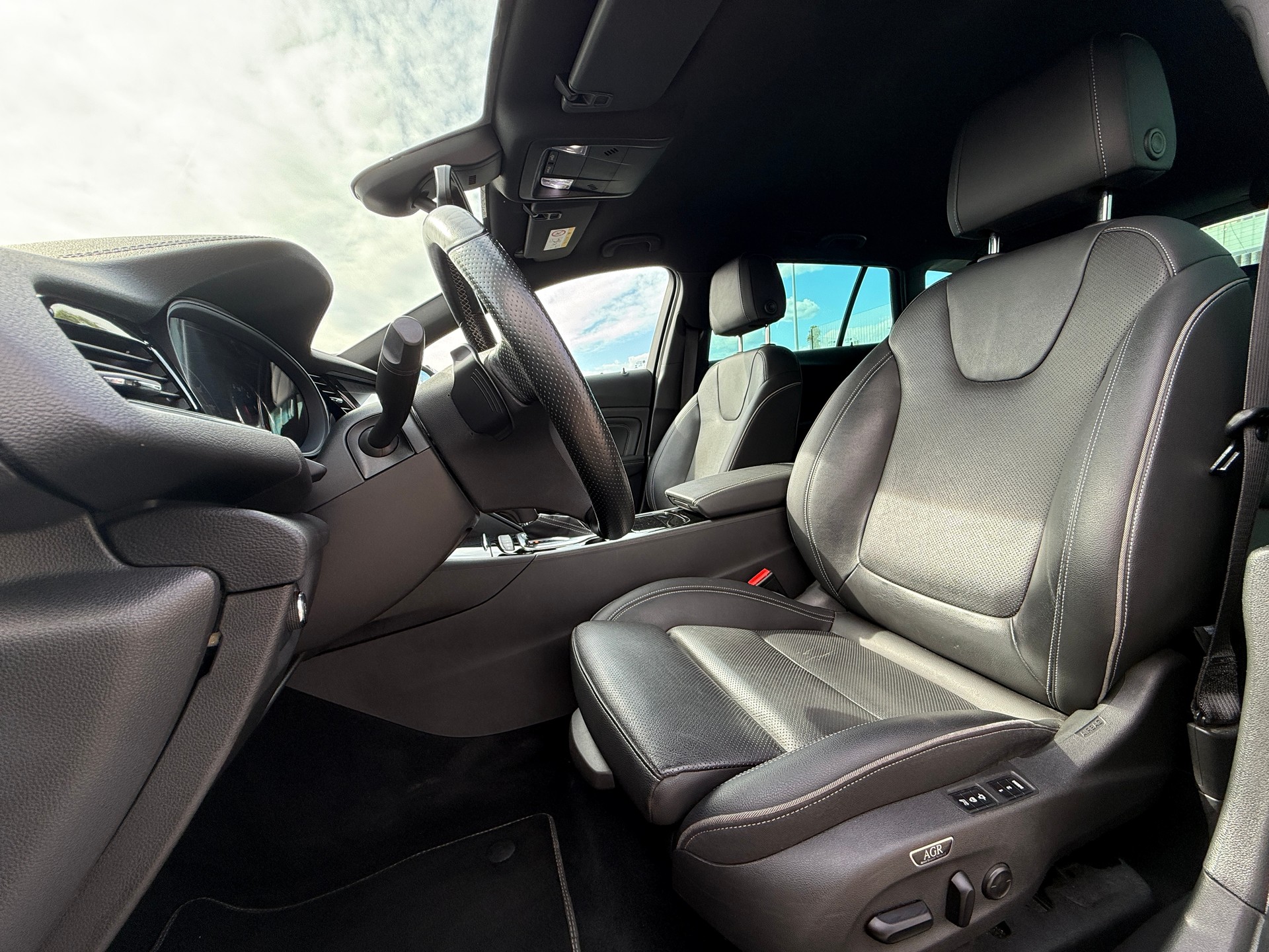 OPEL Insignia 2.0 T Sports Tourer Exclusive 4WD Automat ***SITZLÜFTUNG***-image-9