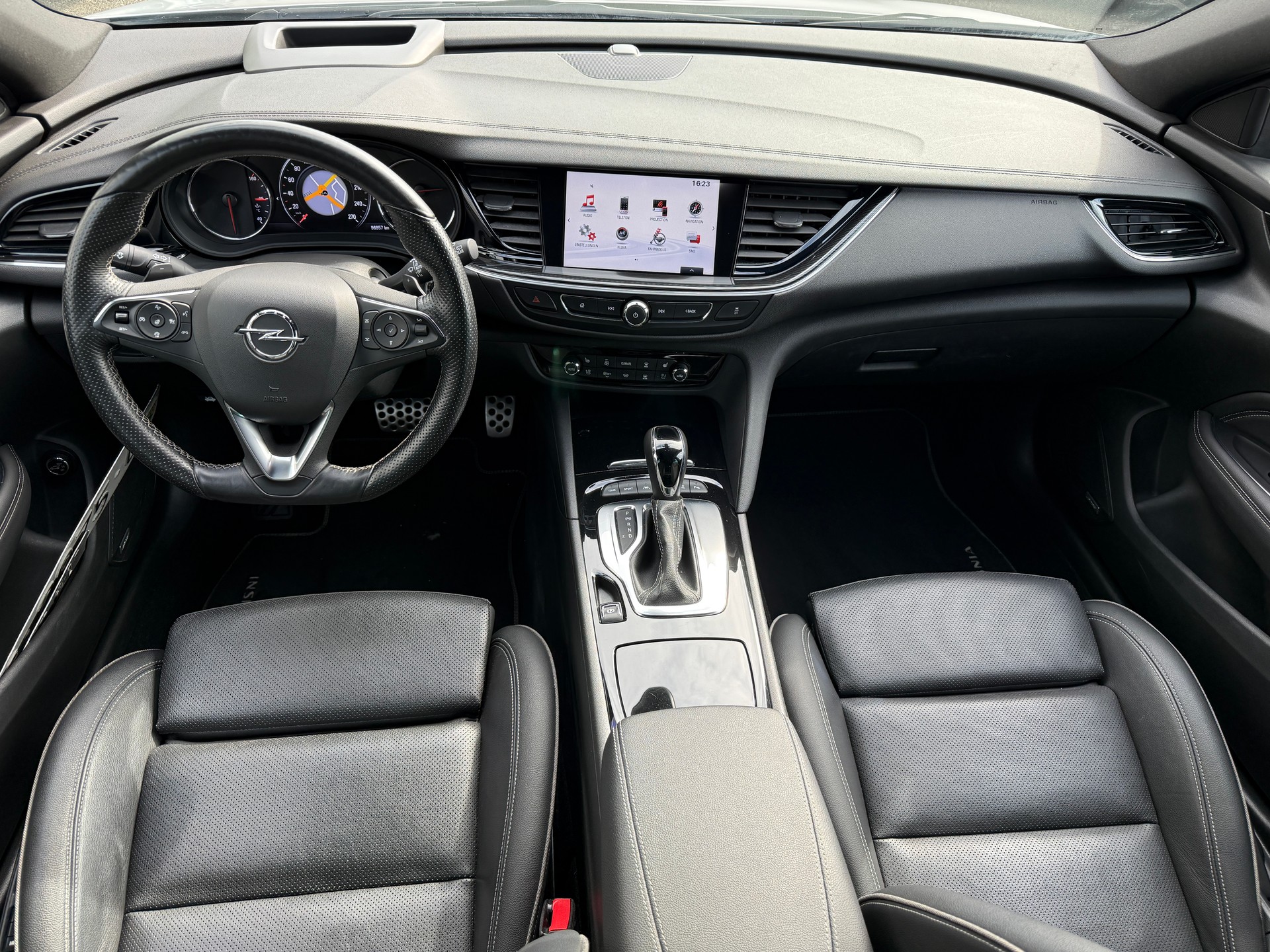 OPEL Insignia 2.0 T Sports Tourer Exclusive 4WD Automat ***SITZLÜFTUNG***-image-10
