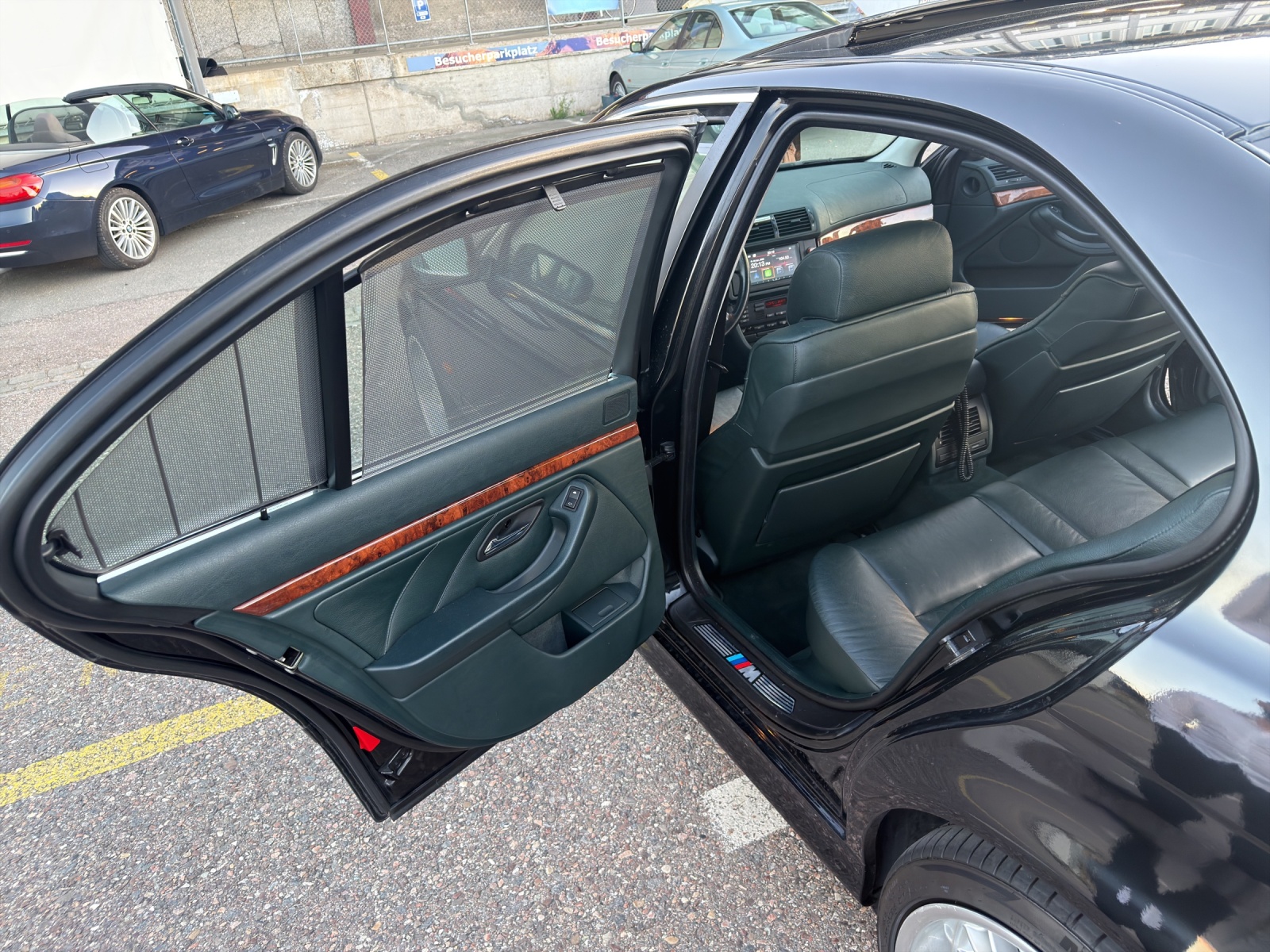 BMW 540i-image-11