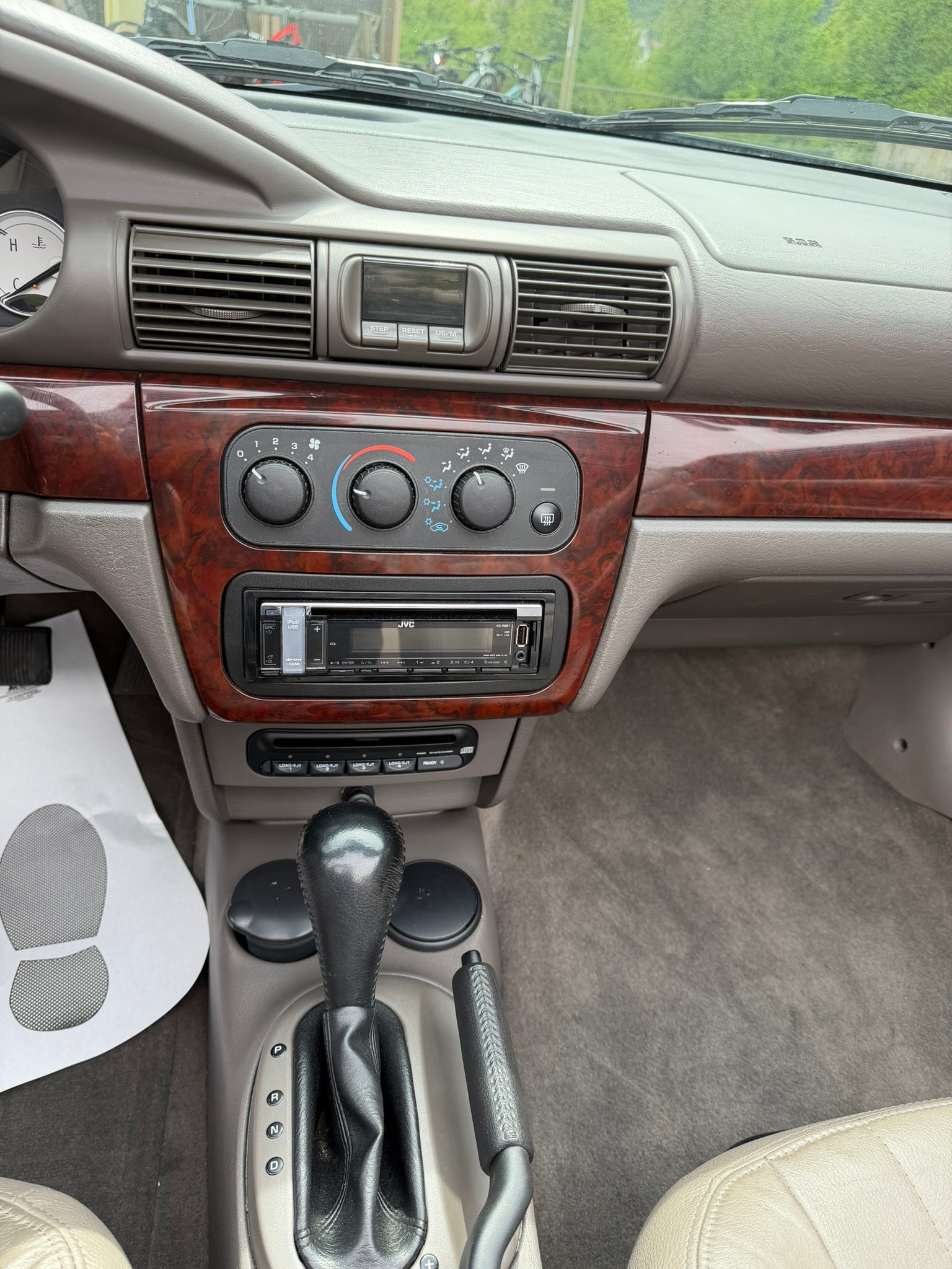 CHRYSLER Sebring 2.7 V6 Touring (LX)-image-11