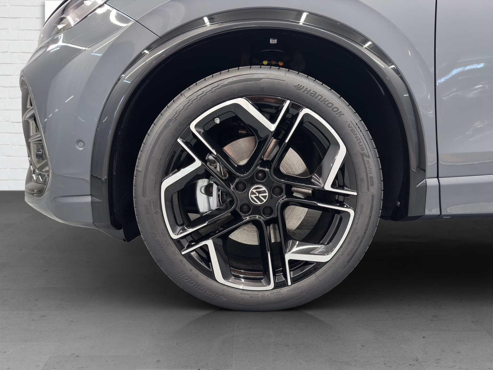 VW Tiguan 2.0 TSI R-Line United DSG 4motion-image-5