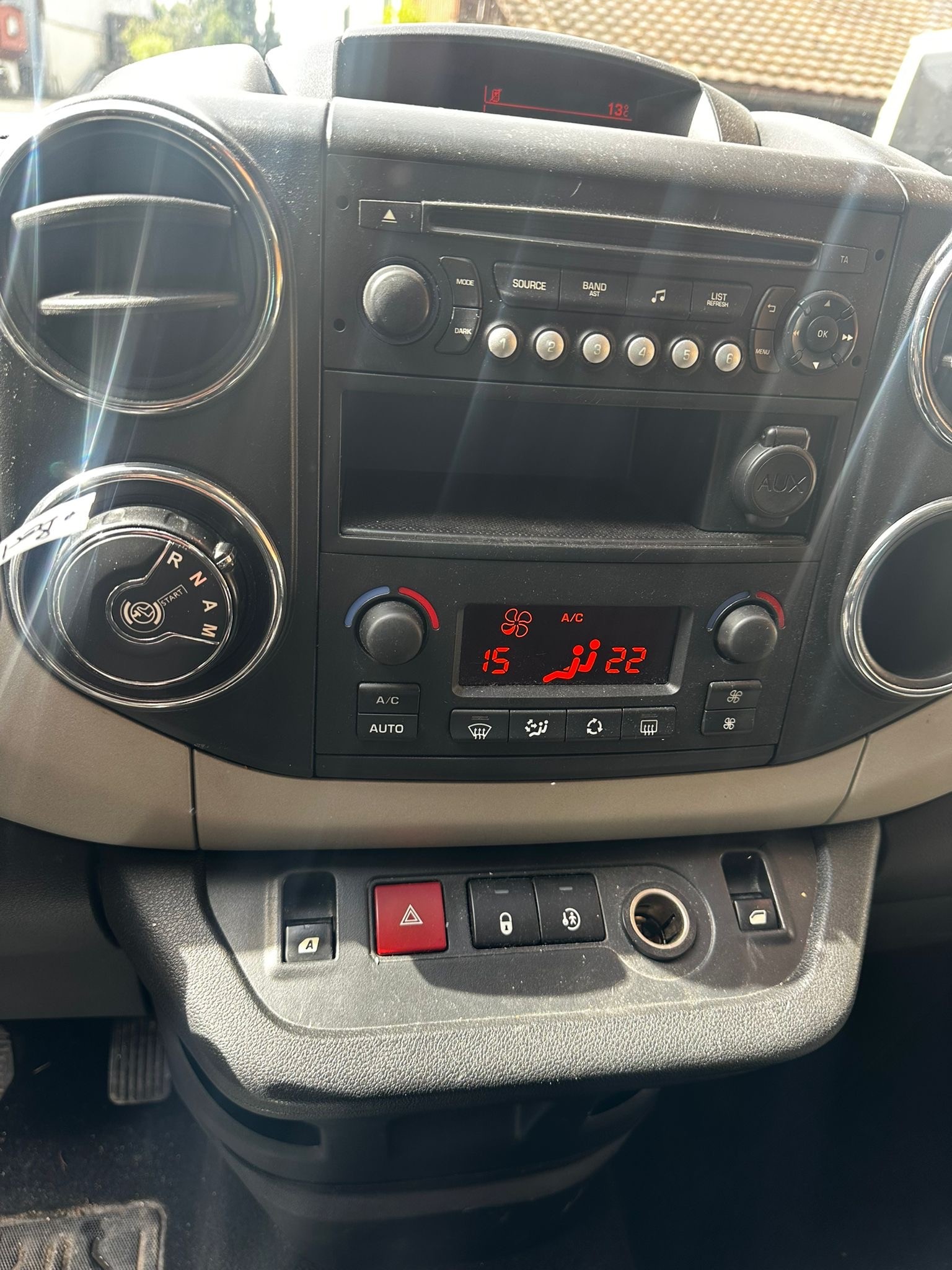 CITROEN Berlingo 1.6 e-HDi Exclusive EGS6-image-7